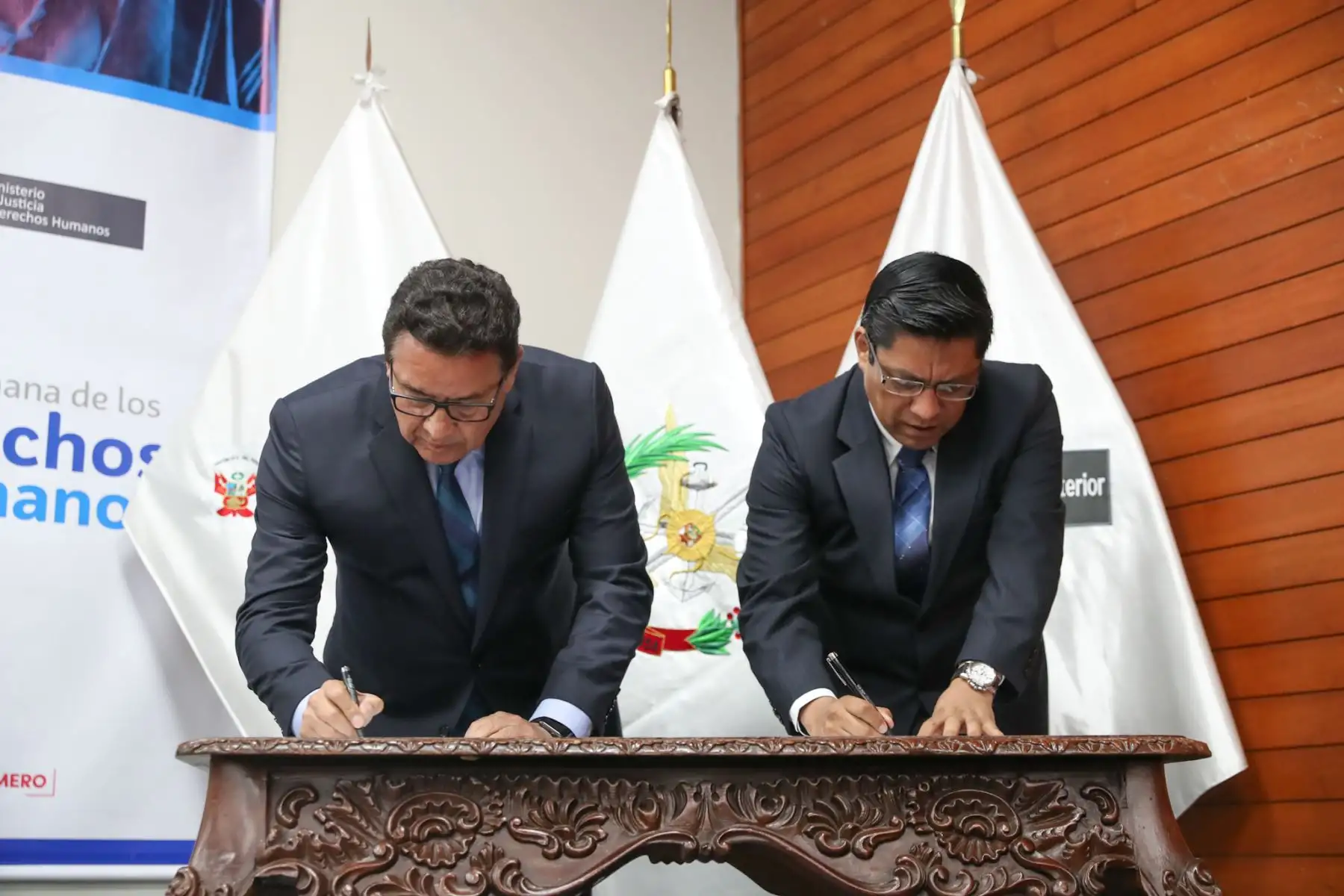 Ministros de Defensa y Justicia, firmaron convenio por los Derechos Humanos. Foto: ANDINA/MINDEF