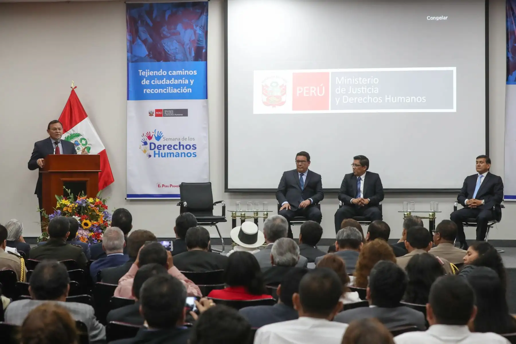 Ministros de Defensa y Justicia, firmaron convenio por los Derechos Humanos. Foto: ANDINA/MINDEF