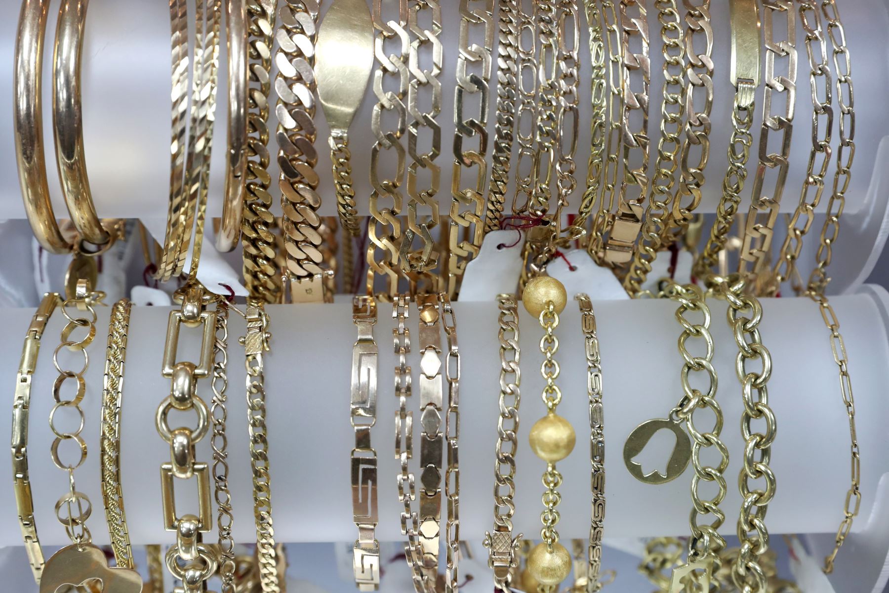 Las joyas son utilizadas como garantías para solicitar créditos. Foto: ANDINA/Melina Mejía.