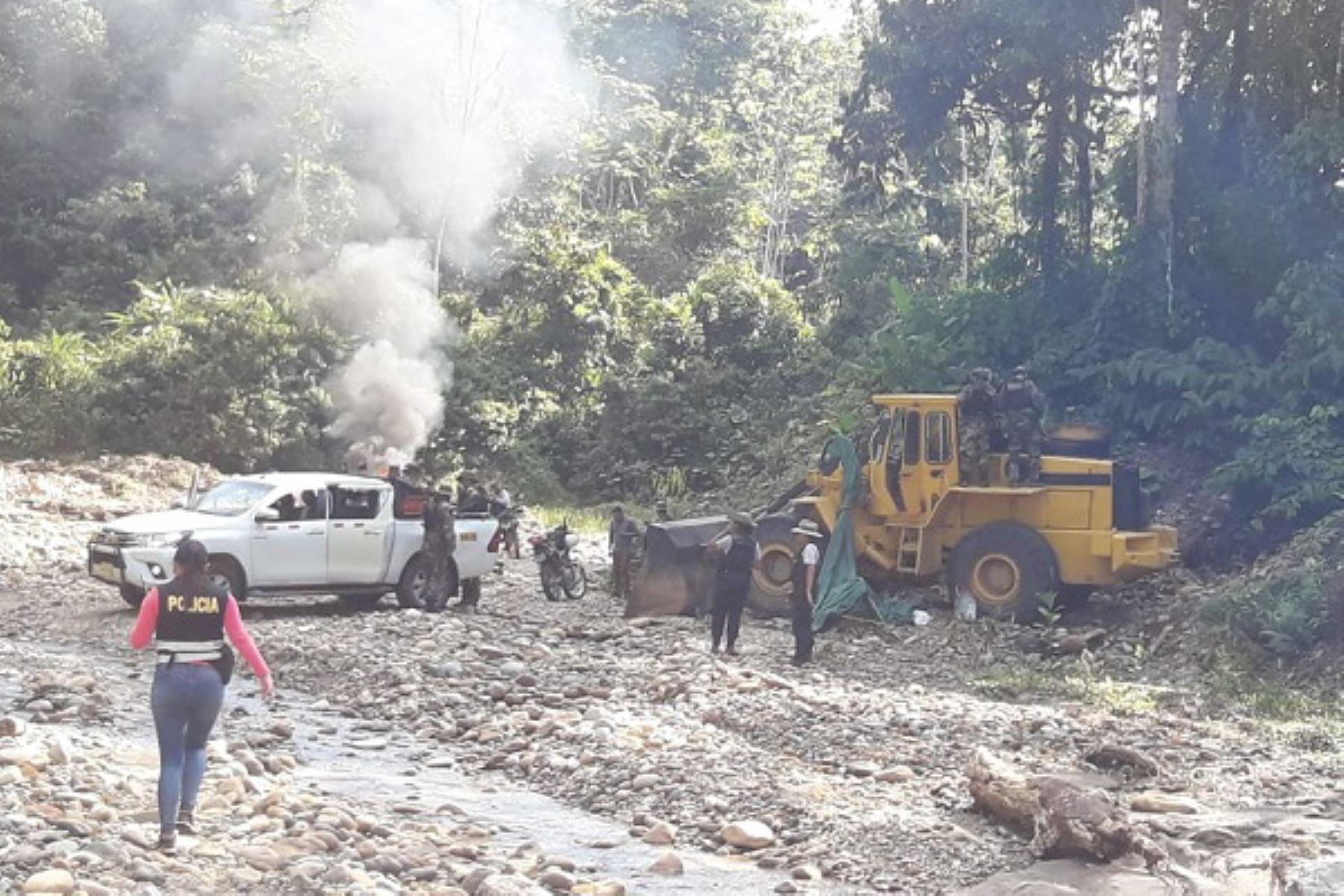 En operativo de interdicción en Inambari se destruyeron campamentos, equipos, maquinarias e insumos destinados a la actividad de minería ilegal.