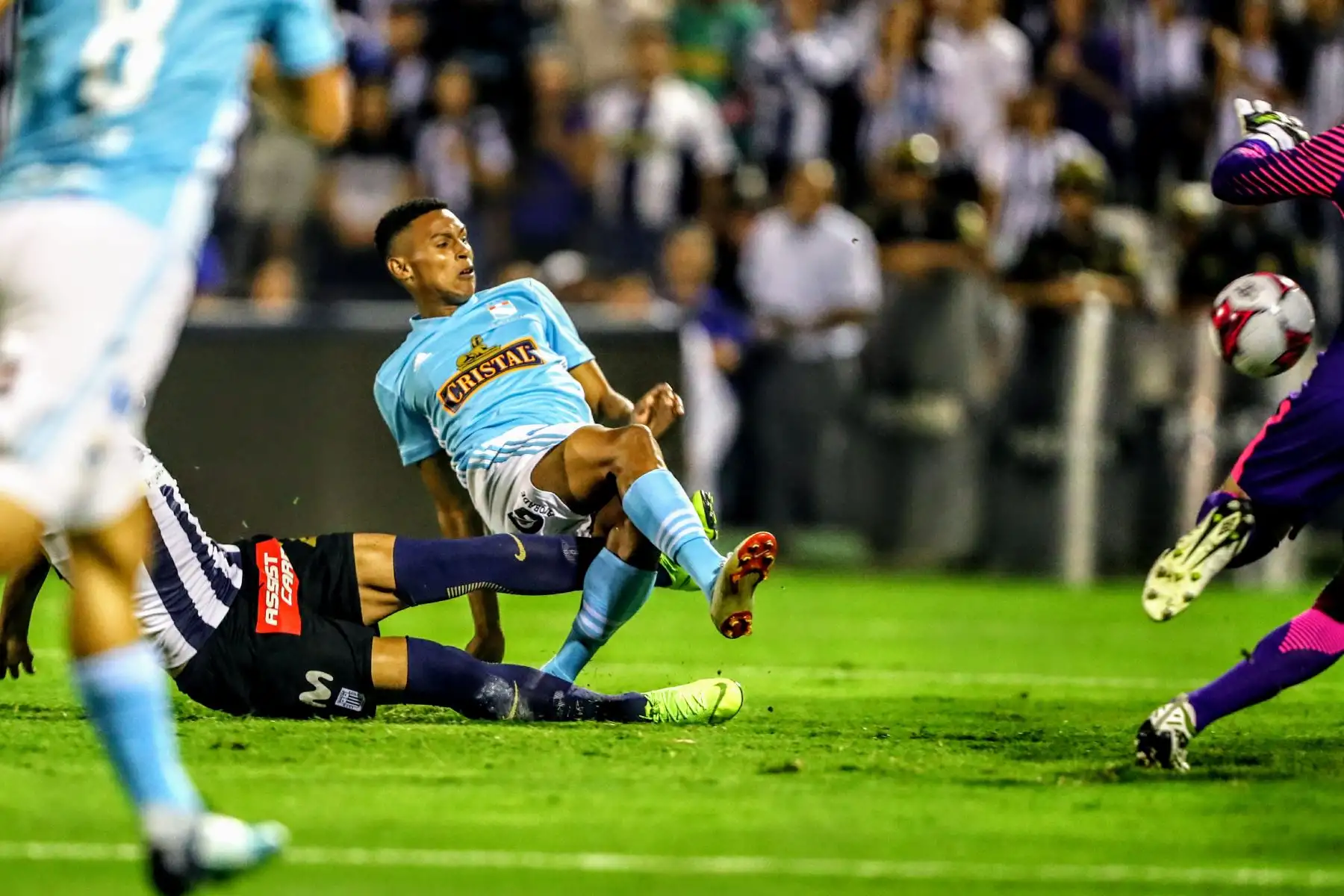 Alianza Lima y Sporting Cristal protagonizan la primera final del campeonanto nacional. Foto: ANDINA/Luis Iparraguirre