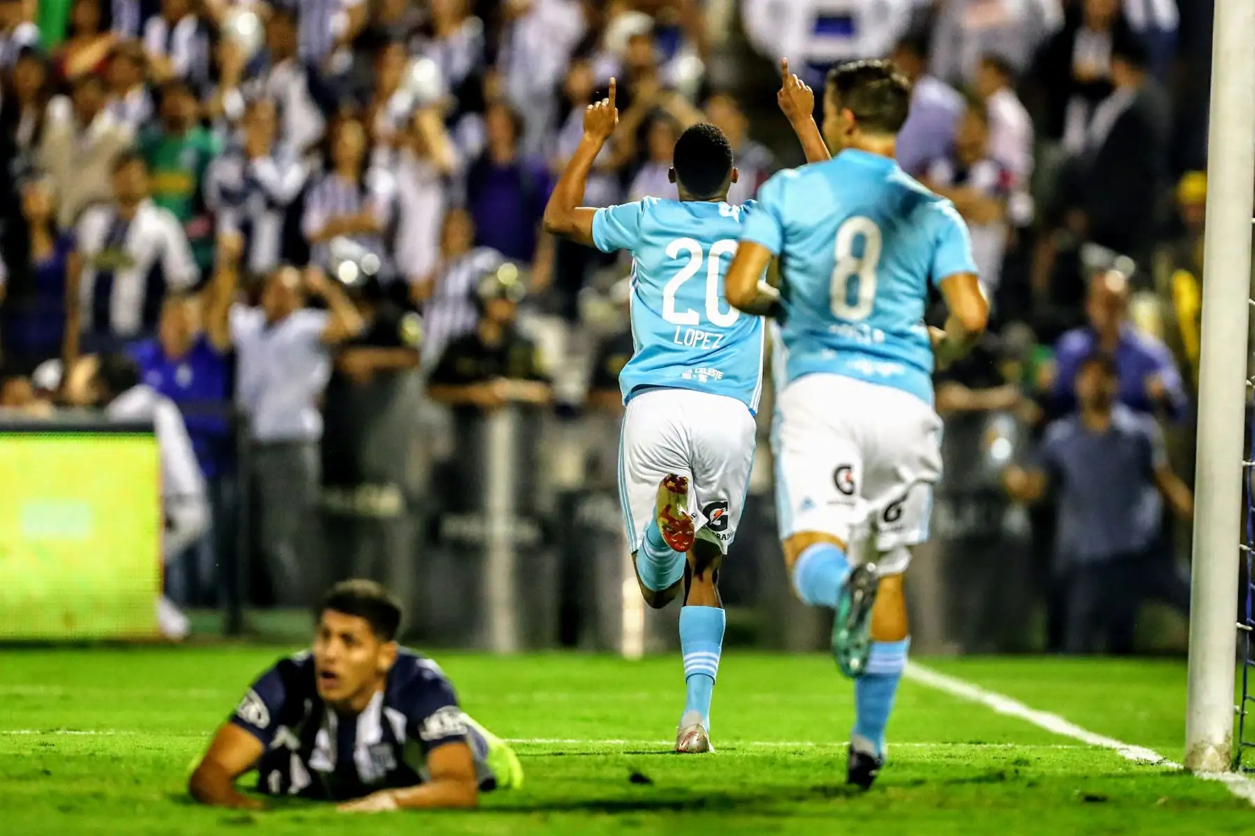 Alianza Lima y Sporting Cristal protagonizan la primera final del campeonanto nacional. Foto: ANDINA/Luis Iparraguirre