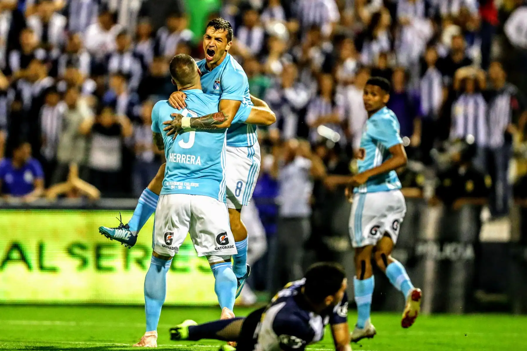 Alianza Lima y Sporting Cristal protagonizan la primera final del campeonanto nacional. Foto: ANDINA/Luis Iparraguirre