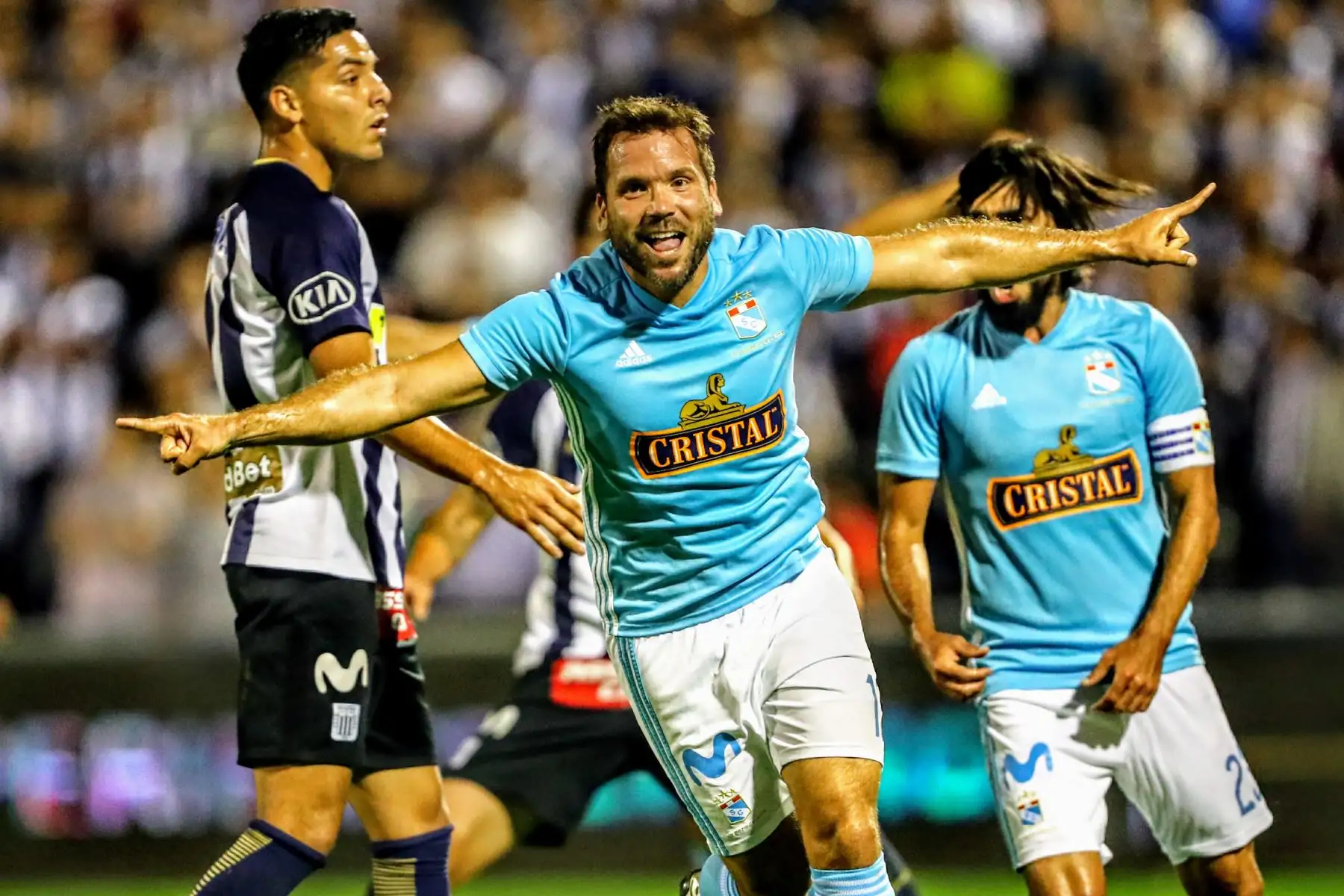 Alianza Lima y Sporting Cristal protagonizan la primera final del campeonanto nacional. Foto: ANDINA/Luis Iparraguirre