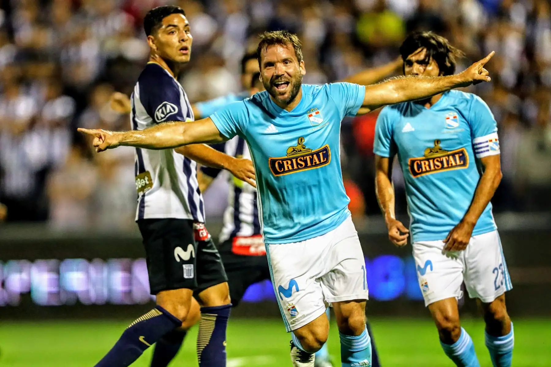 Alianza Lima y Sporting Cristal protagonizan la primera final del campeonanto nacional. Foto: ANDINA/Luis Iparraguirre