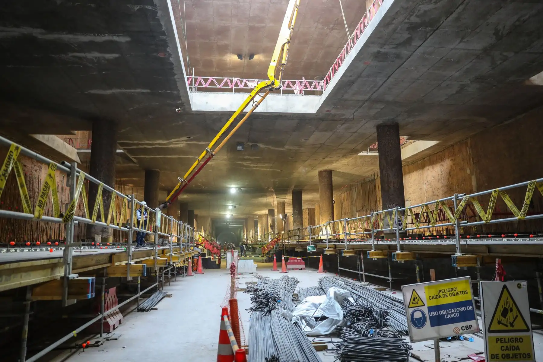 El presidente de la República, Martín Vizcarra, supervisa los trabajos que se realizan en la Línea 2 del Metro de Lima y participa en la presentación del nuevo cronograma de ejecución de esta gran obra.Foto: ANDINA/Juan Carlos Guzman/Prensa Presidencia
