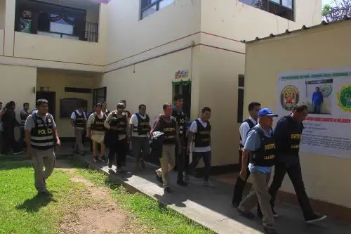 Durante megaoperación "Armagedón", desplegada en Lima y La Libertad, fueron detenidas 18 personas, entre ellas 16 hombres y dos mujeres, presuntamente dedicadas a la venta de armas y fabricación de municiones.
