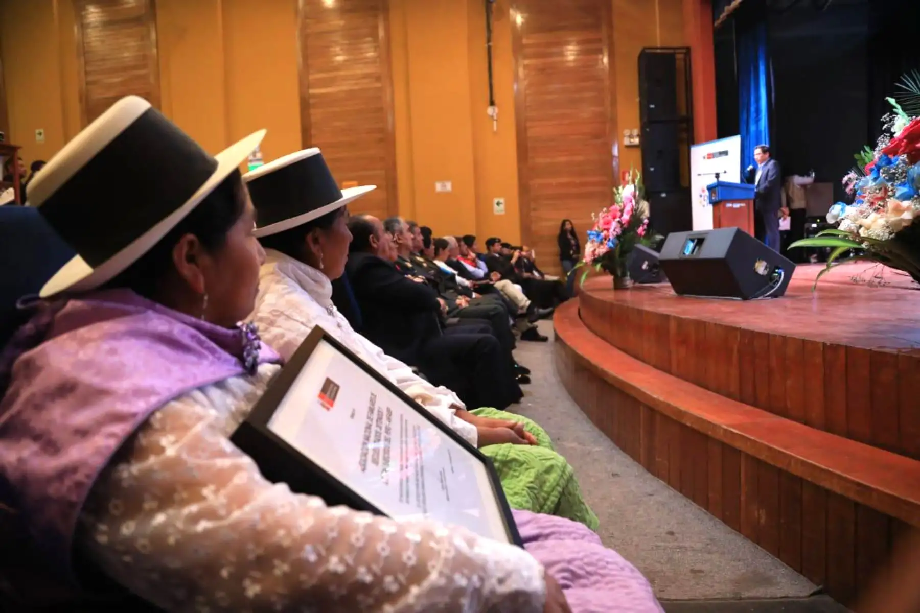 Ministro de Justicia, Vicente Zeballos preside ceremonia “Camino al Bicentenario: tejiendo caminos de justicia y reconciliación” en Ayacucho.Foto: ANDINA/MINJUS
