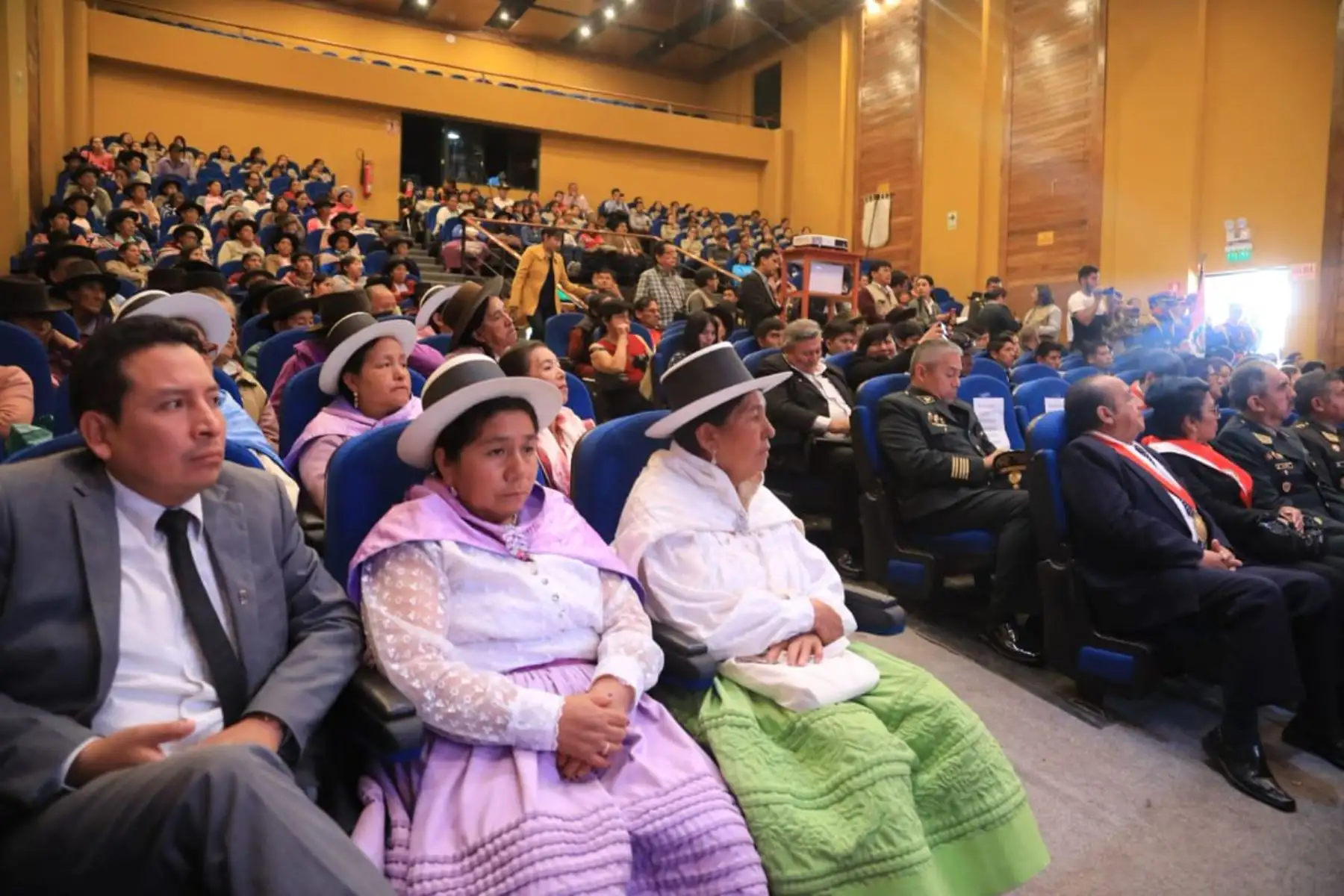 Ministro de Justicia, Vicente Zeballos preside ceremonia “Camino al Bicentenario: tejiendo caminos de justicia y reconciliación” en Ayacucho.Foto: ANDINA/MINJUS