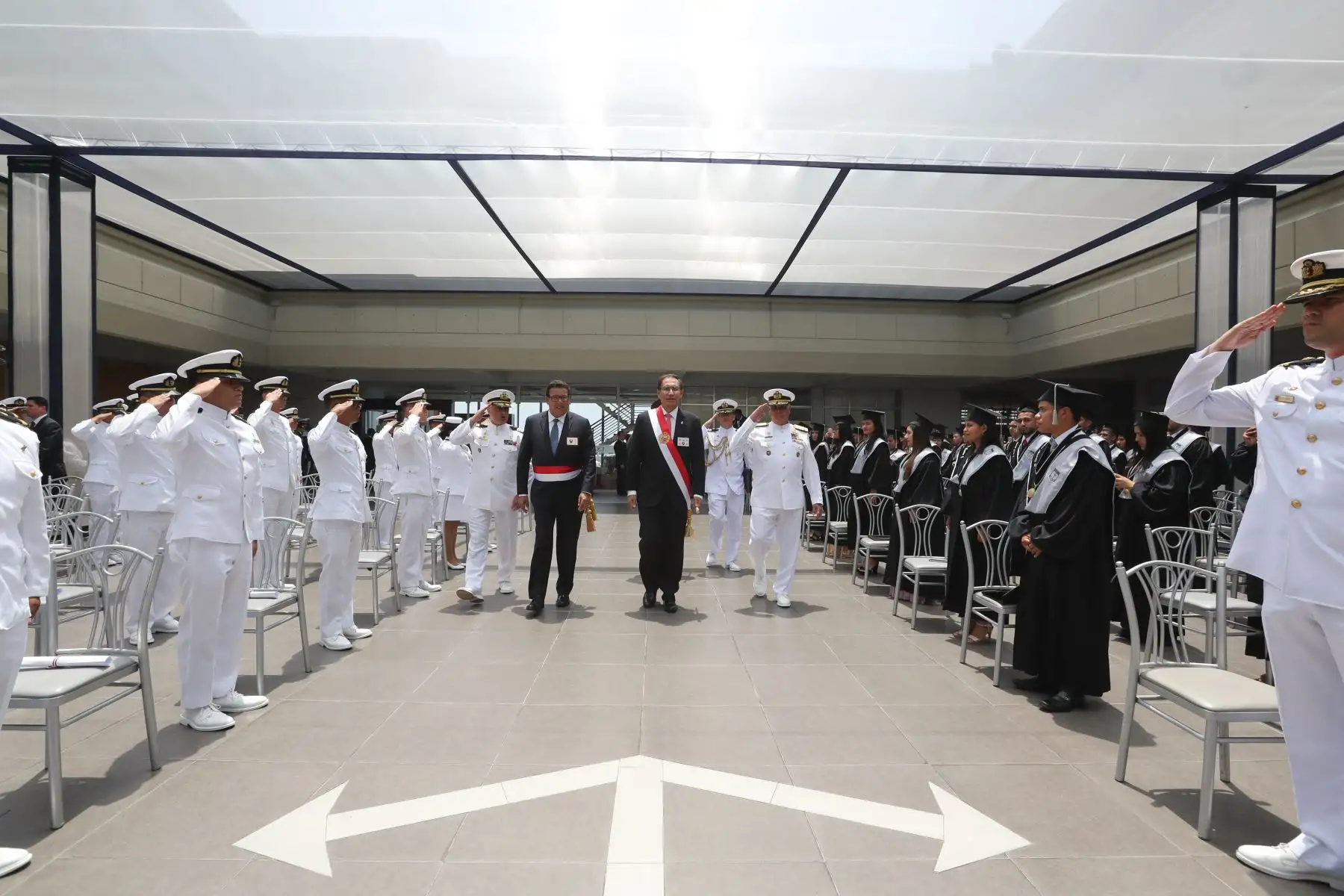 Jefe del Estado, Martín Vizcarra, participa en la clausura del año académico de la Escuela de Marina Mercante 