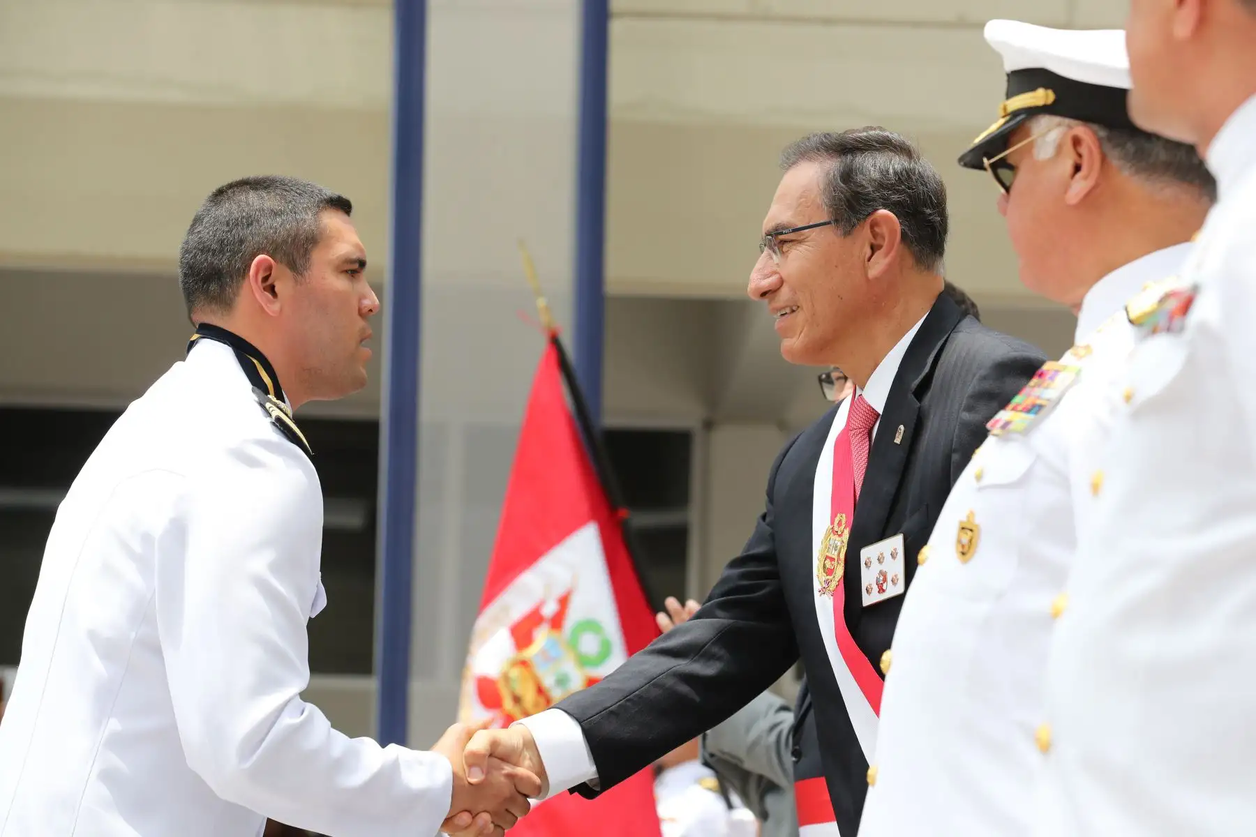 Jefe del Estado, Martín Vizcarra, participa en la clausura del año académico de la Escuela de Marina Mercante 