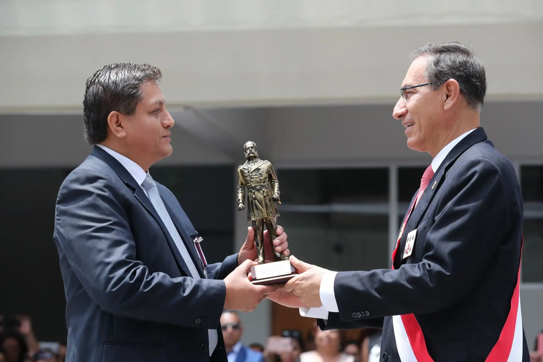Jefe del Estado, Martín Vizcarra, participa en la clausura del año académico de la Escuela de Marina Mercante 