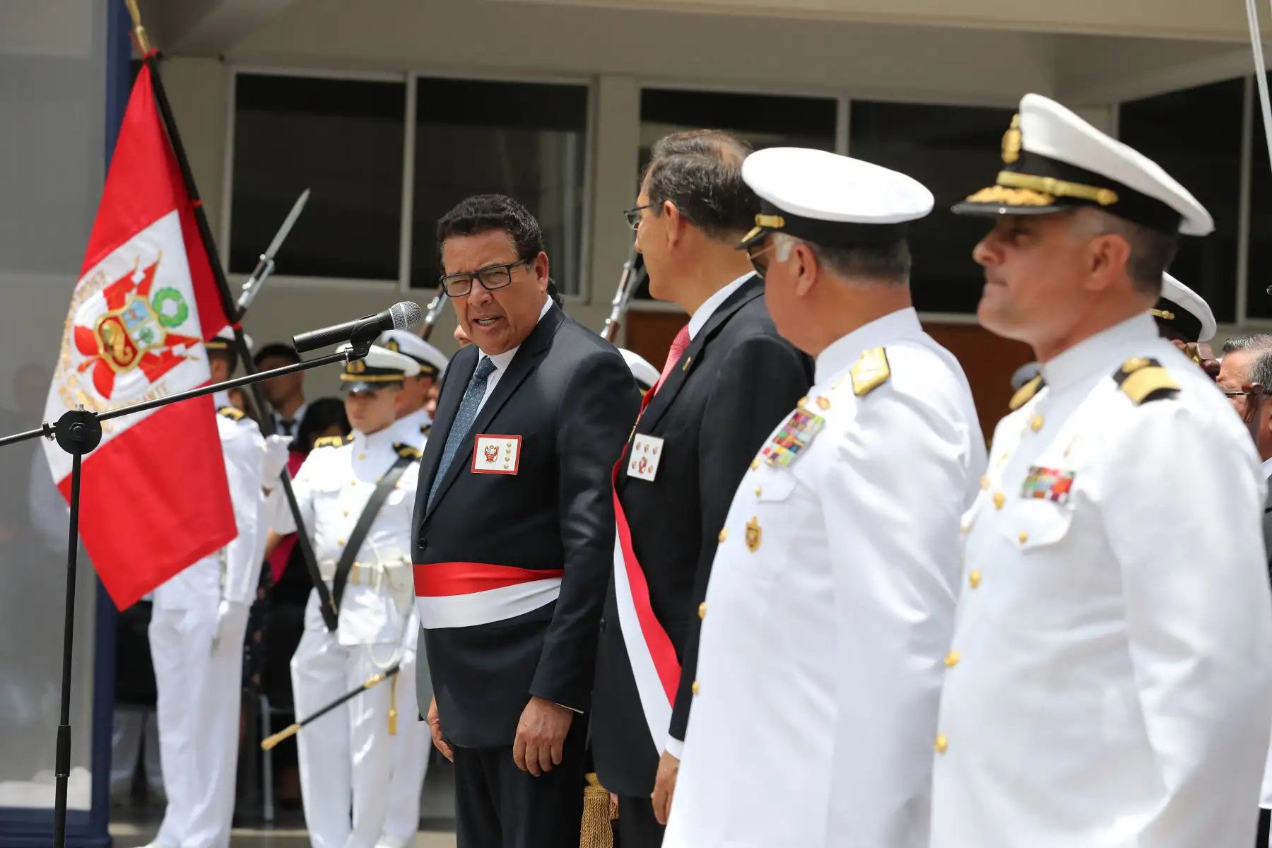 Jefe del Estado, Martín Vizcarra, participa en la clausura del año académico de la Escuela de Marina Mercante 