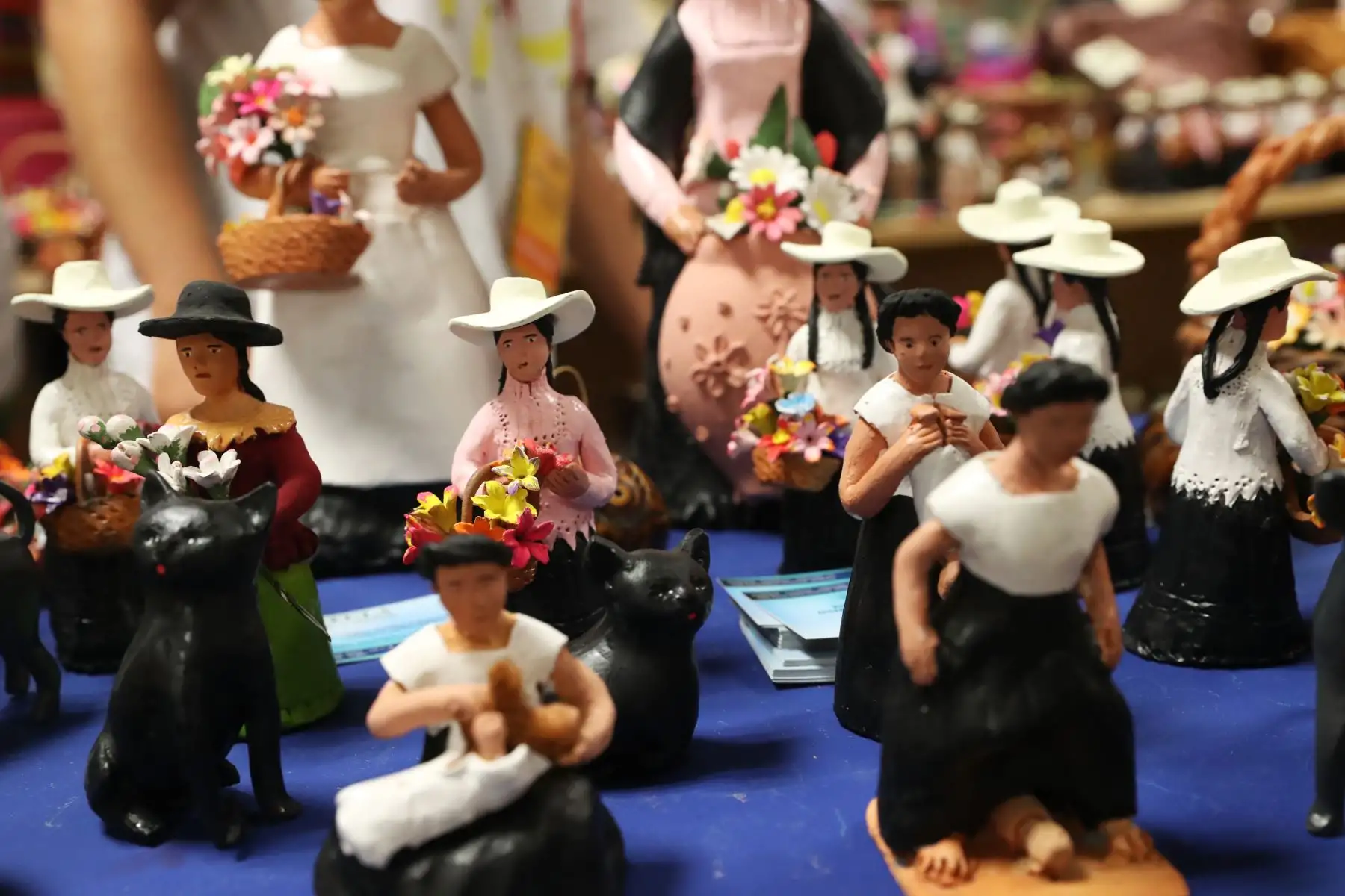 Con sus compras contribuirán a la sostenibilidad de la producción artística tradicional peruana. Foto: ANDINA/Melina Mejía