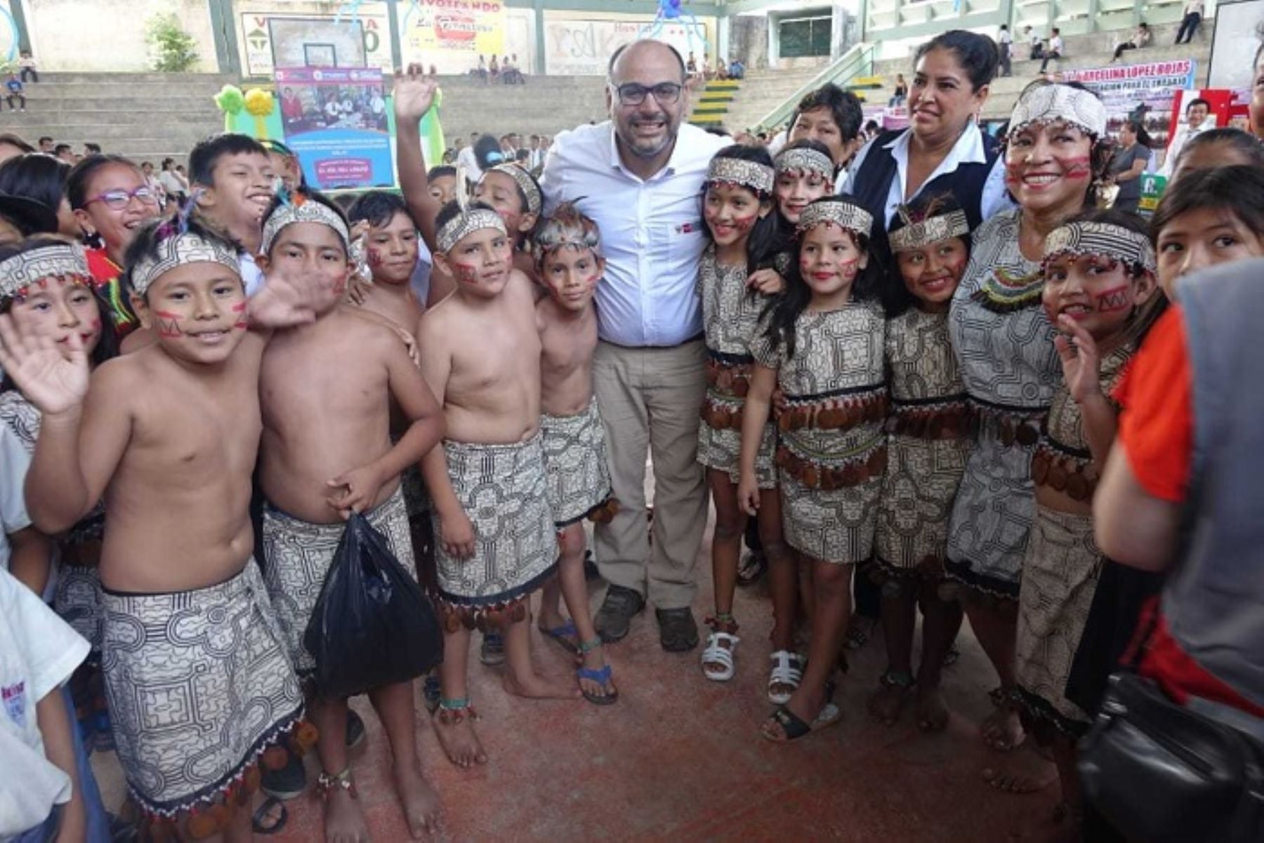 El Ministro de Educación, Daniel Alfaro, supervisó en Yurimaguas las Redes Educativas Rurales, que aumentarán a 110 el próximo año.