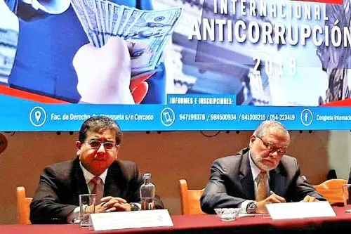 Contralor Nelson Shack y exprocurador José Ugaz. Foto: Difusión.
