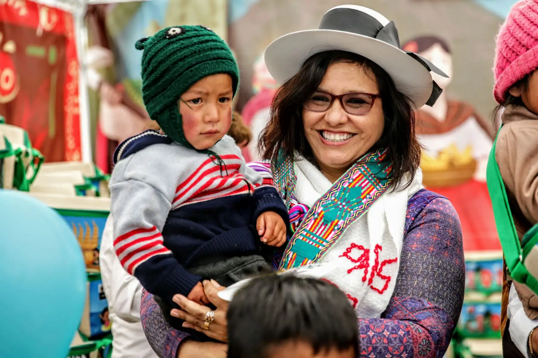 Primera Dama de la Nación acompañada de los ministros de MINAGRI, MIDIS y Mujer participan de acción cívica en el centro poblado de Ccarhuaccocco en Ayacucho.Foto: ANDINA/Luis Iparraguirre