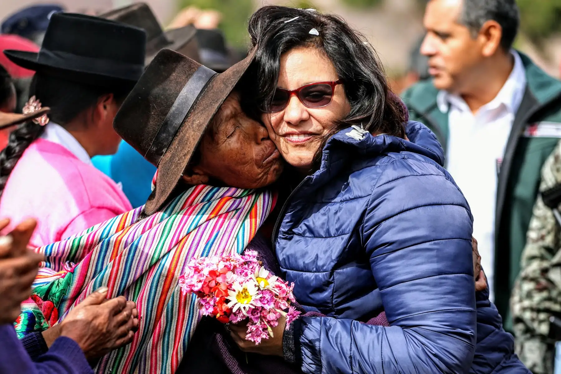 Primera Dama de la Nación acompañada de los ministros de MINAGRI, MIDIS y Mujer participan de acción cívica en el centro poblado de Ccarhuaccocco en Ayacucho.Foto: ANDINA/Luis Iparraguirre