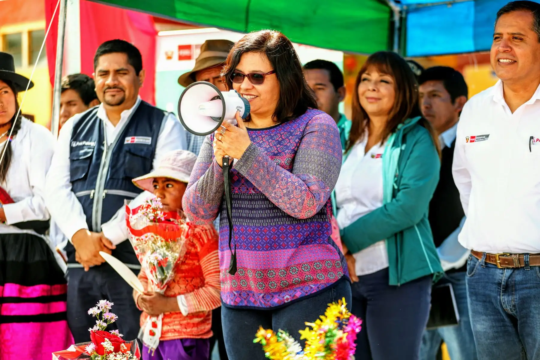 Primera Dama de la Nación acompañada de los ministros de MINAGRI, MIDIS y Mujer participan de acción cívica en el centro poblado de Ccarhuaccocco en Ayacucho.Foto: ANDINA/Luis Iparraguirre