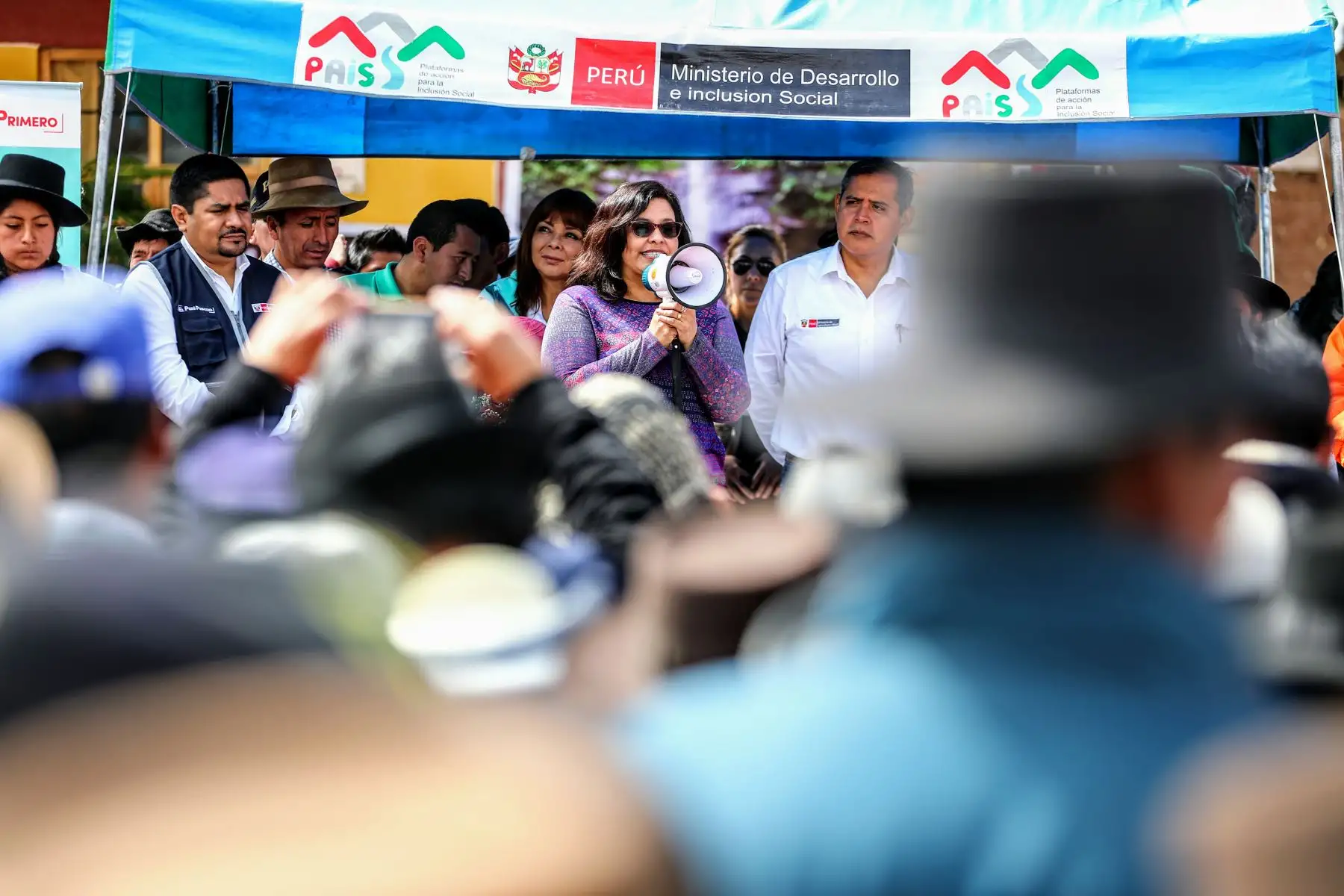Primera Dama de la Nación acompañada de los ministros de MINAGRI, MIDIS y Mujer participan de acción cívica en el centro poblado de Ccarhuaccocco en Ayacucho.Foto: ANDINA/Luis Iparraguirre