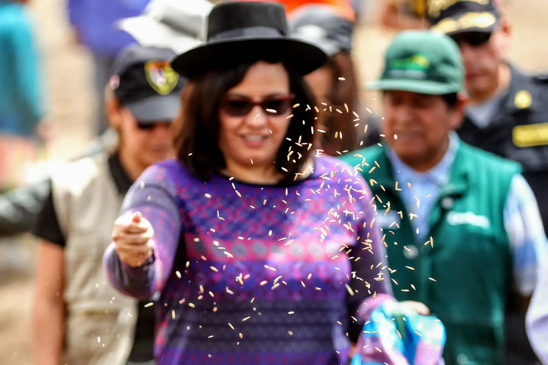 Primera Dama de la Nación acompañada de los ministros de MINAGRI, MIDIS y Mujer participan de acción cívica en el centro poblado de Ccarhuaccocco en Ayacucho.Foto: ANDINA/Luis Iparraguirre