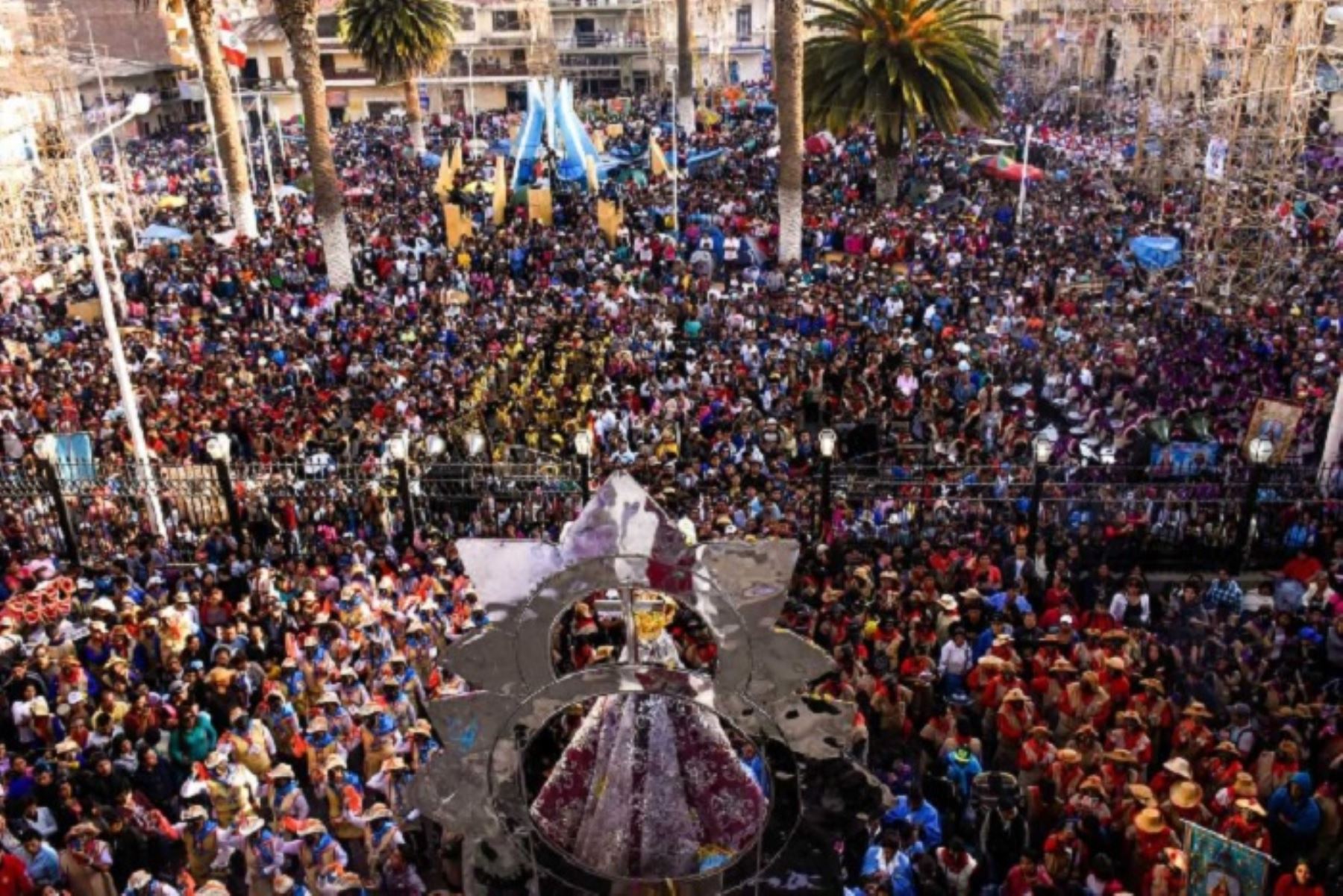 Las principales calles de Otuzco, provincia alto andina de la región La Libertad, se llenarán de pétalos de rosas y alfombras con contenido religioso para rendir homenaje y venerar a la Virgen de la Puerta.