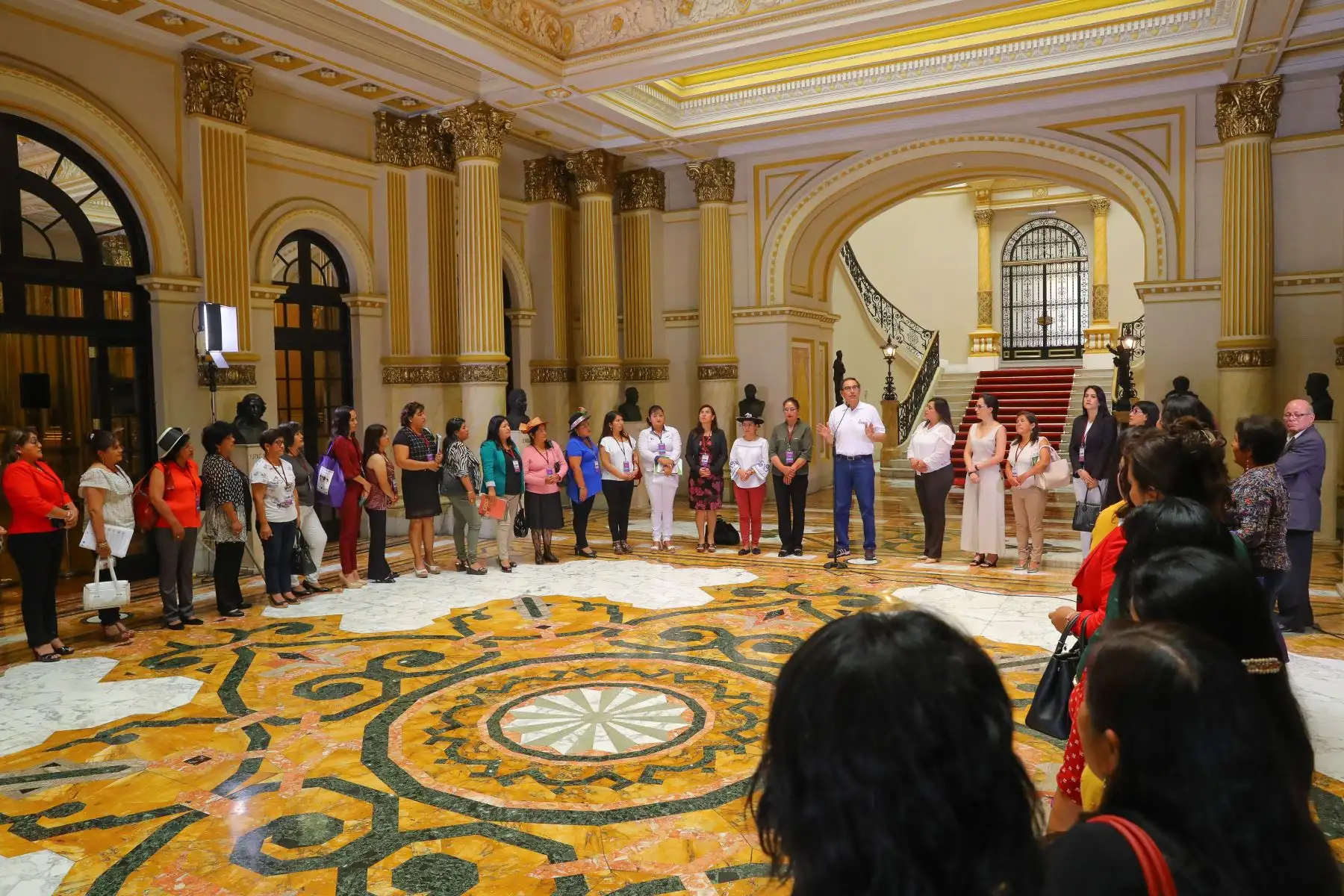 Jefe de Estado Martín Vizcarra se reuniò con 55 alcaldesas distritales y provinciales electas, en Palacio de Gobierno.Foto: ANDINA/Prensa Presidencia