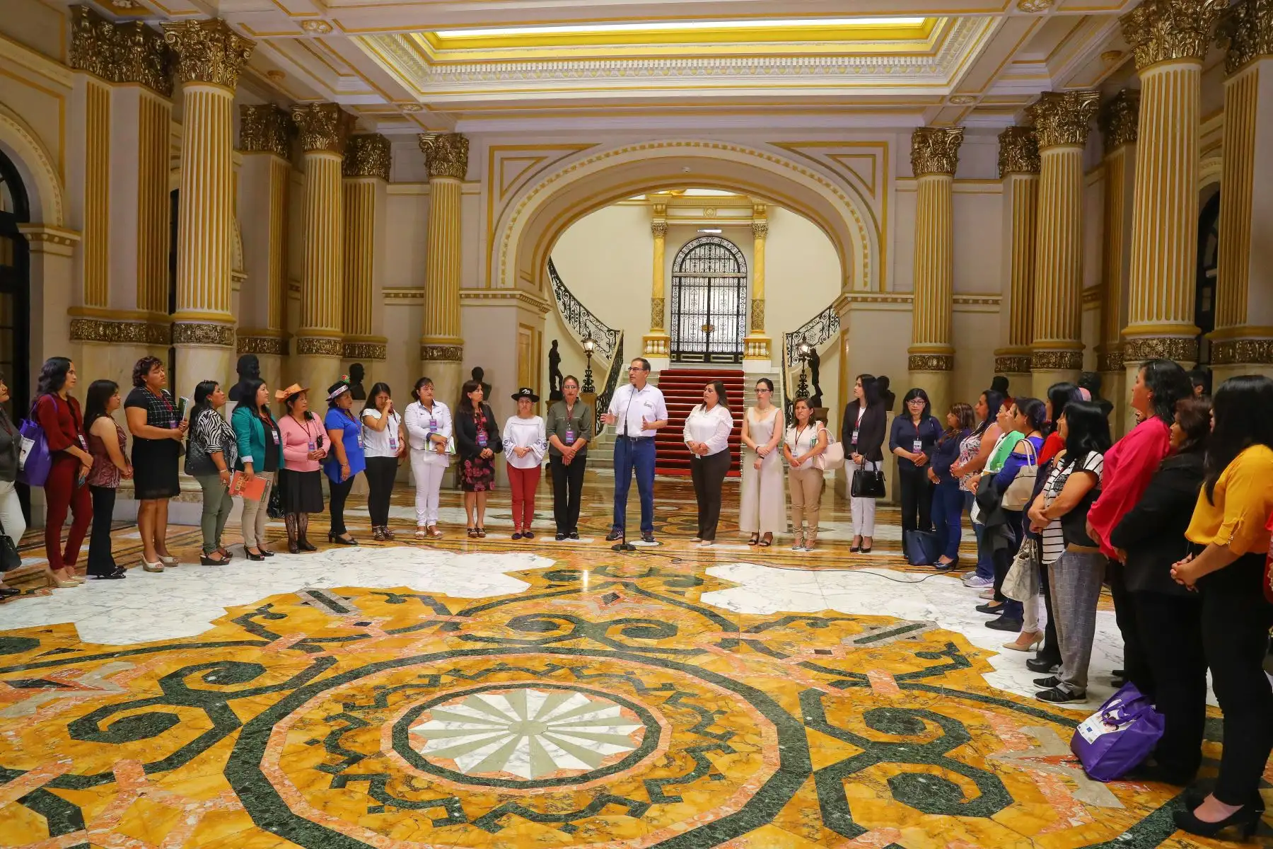 Jefe de Estado Martín Vizcarra se reuniò con 55 alcaldesas distritales y provinciales electas, en Palacio de Gobierno.Foto: ANDINA/Prensa Presidencia