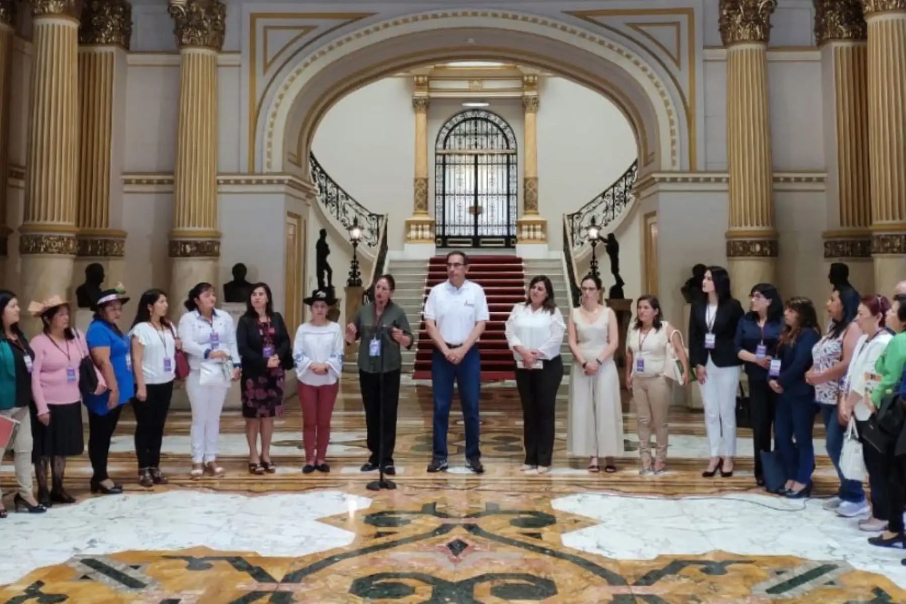 Jefe de Estado Martín Vizcarra se reuniò con 55 alcaldesas distritales y provinciales electas, en Palacio de Gobierno.Foto: ANDINA/Prensa Presidencia