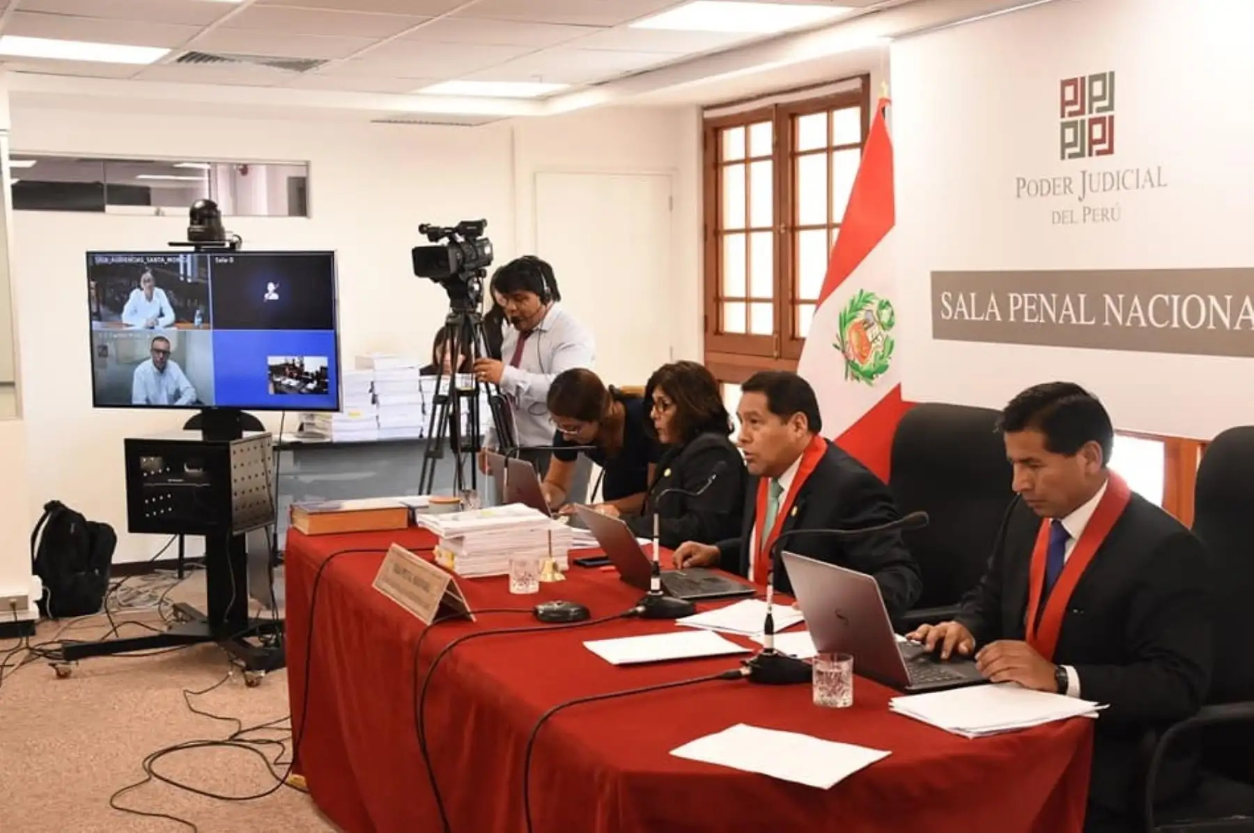 Audiencia de apelación a la orden de prisión preventiva contra Pier Figari y Ana Herz, en el caso aportes a la campaña de Keiko Fujimori.