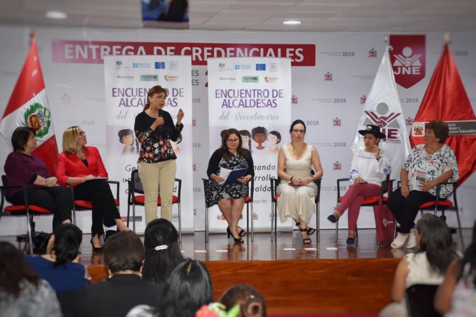 Ministra de Desarrollo e Inclusión Social (MIDIS) Liliana La Rosa, clausura encuentro con alcaldesas electas.
