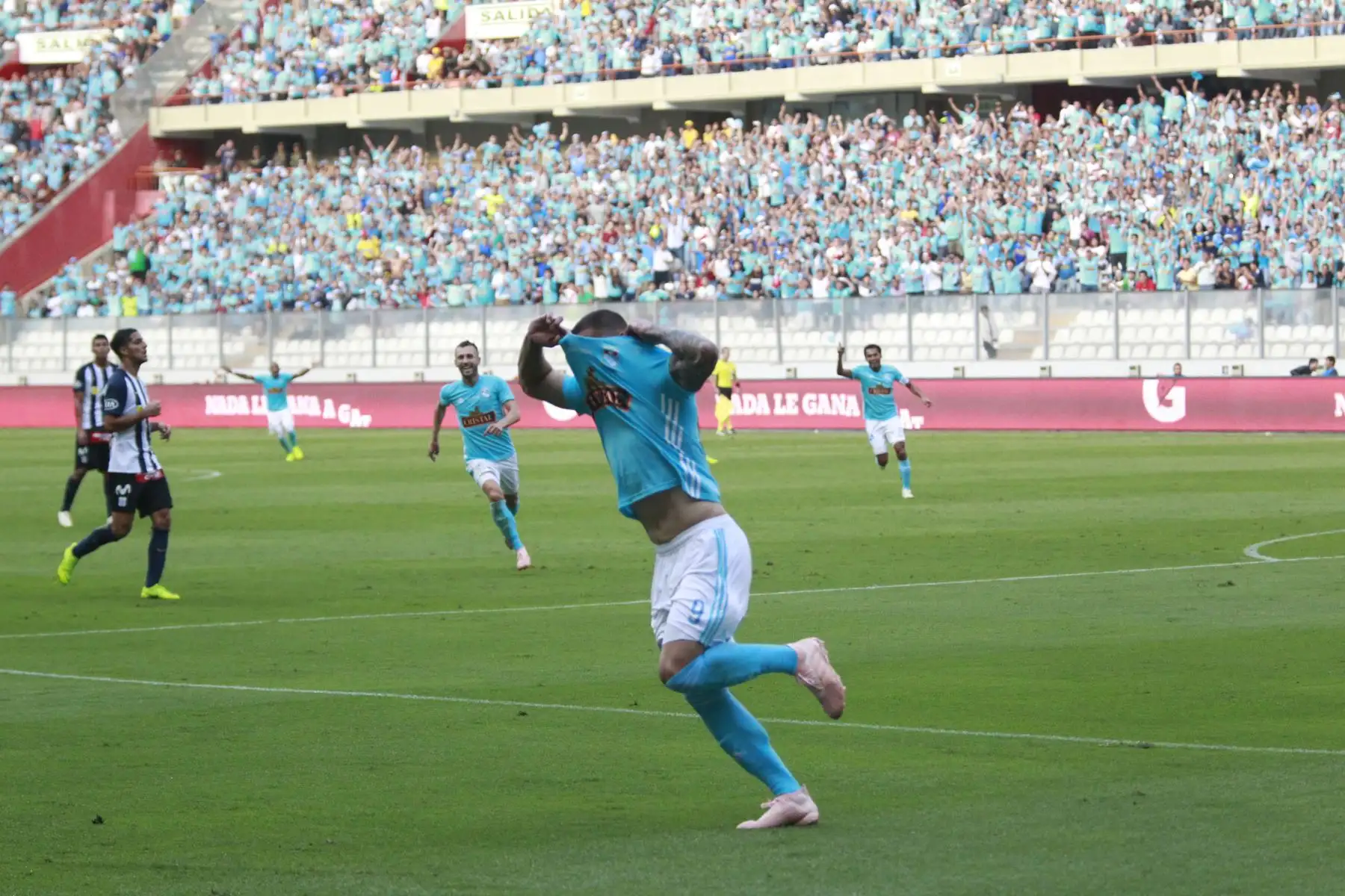 Sporting Cristal Campeon del descentralizado 2018, tras ganar 3-0 al Alianza Lima, en el estadio nacional.Foto:ANDINA/ Jhony Laurente