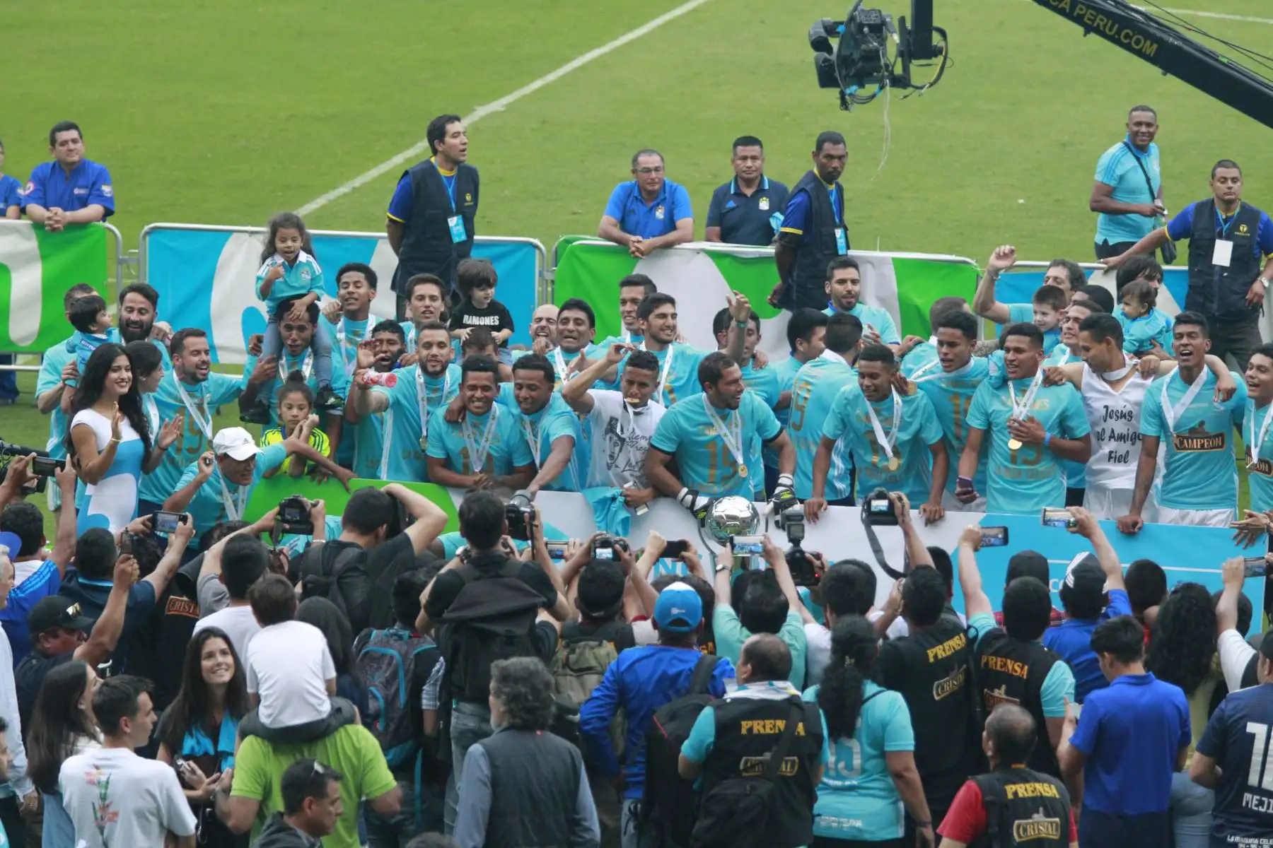Sporting Cristal Campeon del descentralizado 2018, tras ganar 3-0 al Alianza Lima, en el estadio nacional.Foto:ANDINA/ Jhony Laurente
