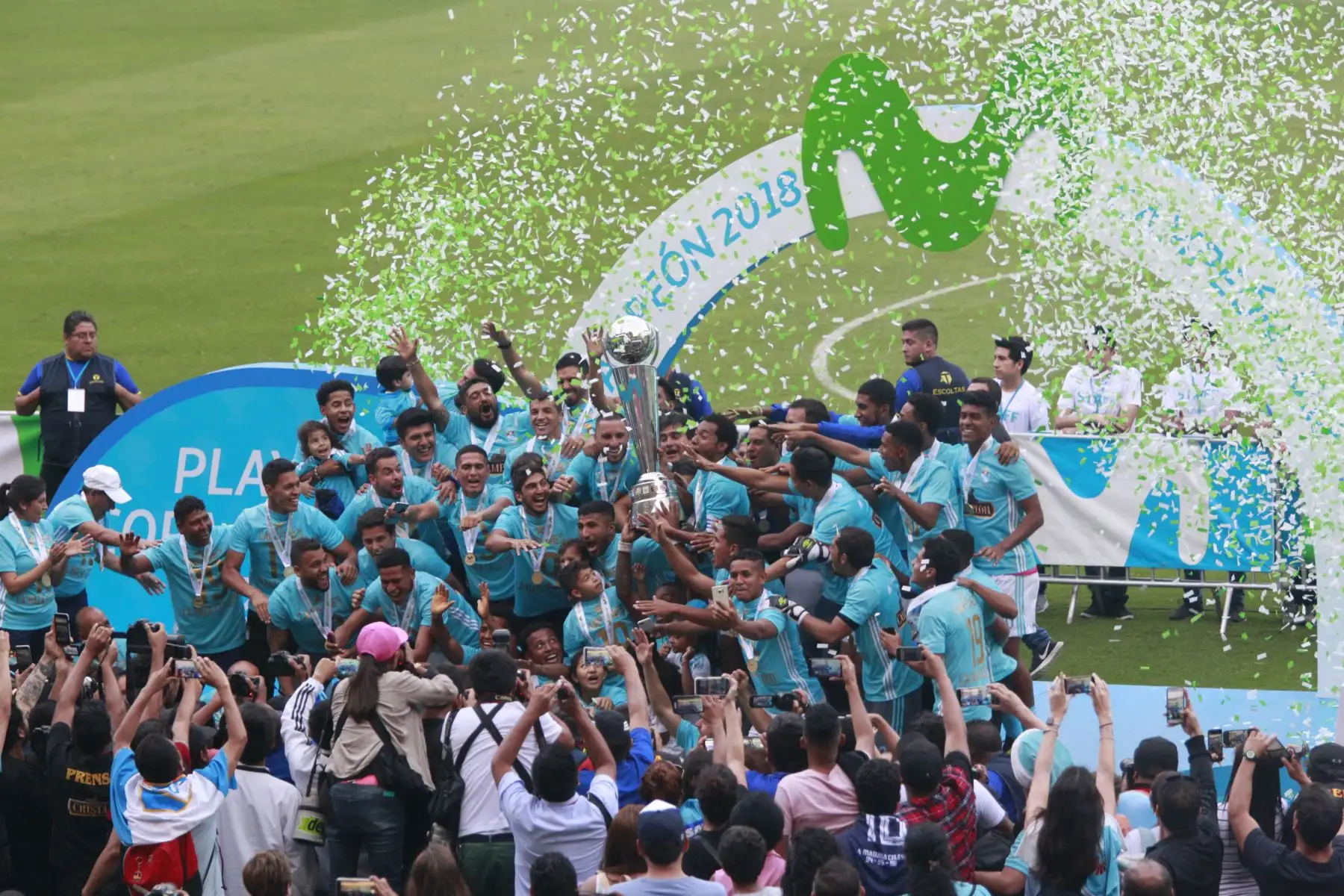Sporting Cristal Campeon del descentralizado 2018, tras ganar 3-0 al Alianza Lima, en el estadio nacional.Foto:ANDINA/ Jhony Laurente
