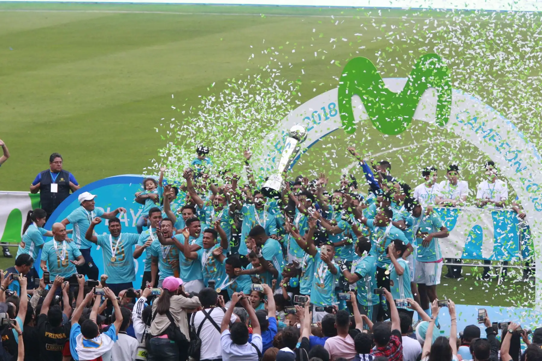 Sporting Cristal Campeon del descentralizado 2018, tras ganar 3-0 al Alianza Lima, en el estadio nacional.Foto:ANDINA/ Jhony Laurente