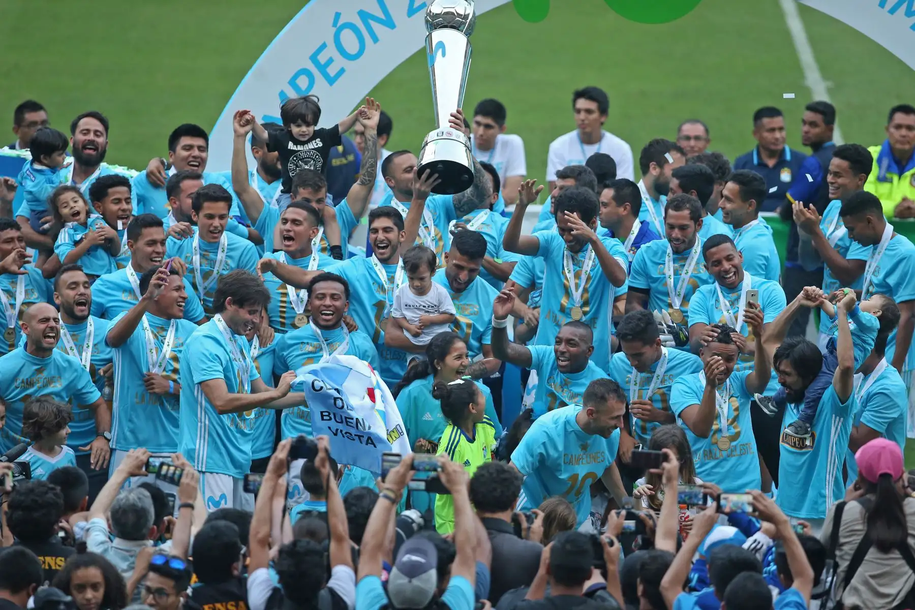 Cristal golea 3-0 a Alianza Lima y se proclama campeón nacional, en el estadio nacional. Foto: ANDINA/Vidal Tarqui
