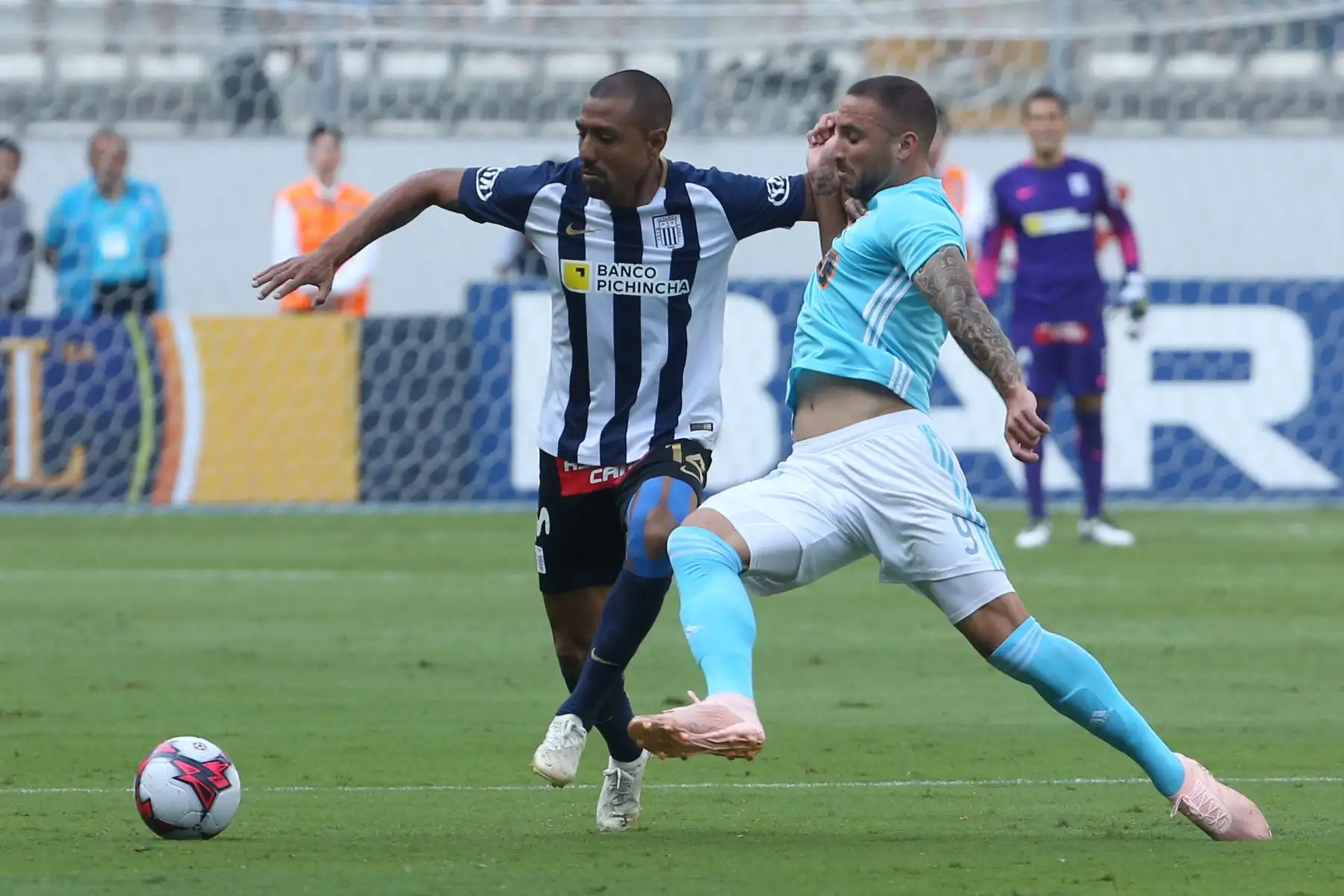 Cristal golea 3-0 a Alianza Lima y se proclama campeón nacional, en el estadio nacional. Foto: ANDINA/Vidal Tarqui