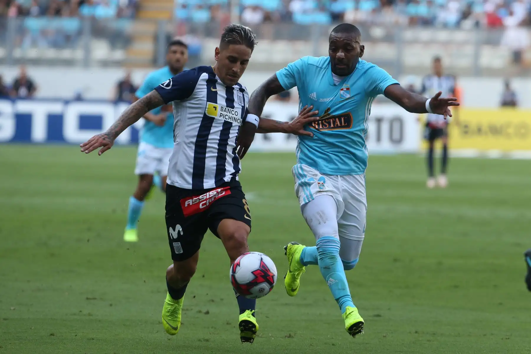 Cristal golea 3-0 a Alianza Lima y se proclama campeón nacional, en el estadio nacional. Foto: ANDINA/Vidal Tarqui