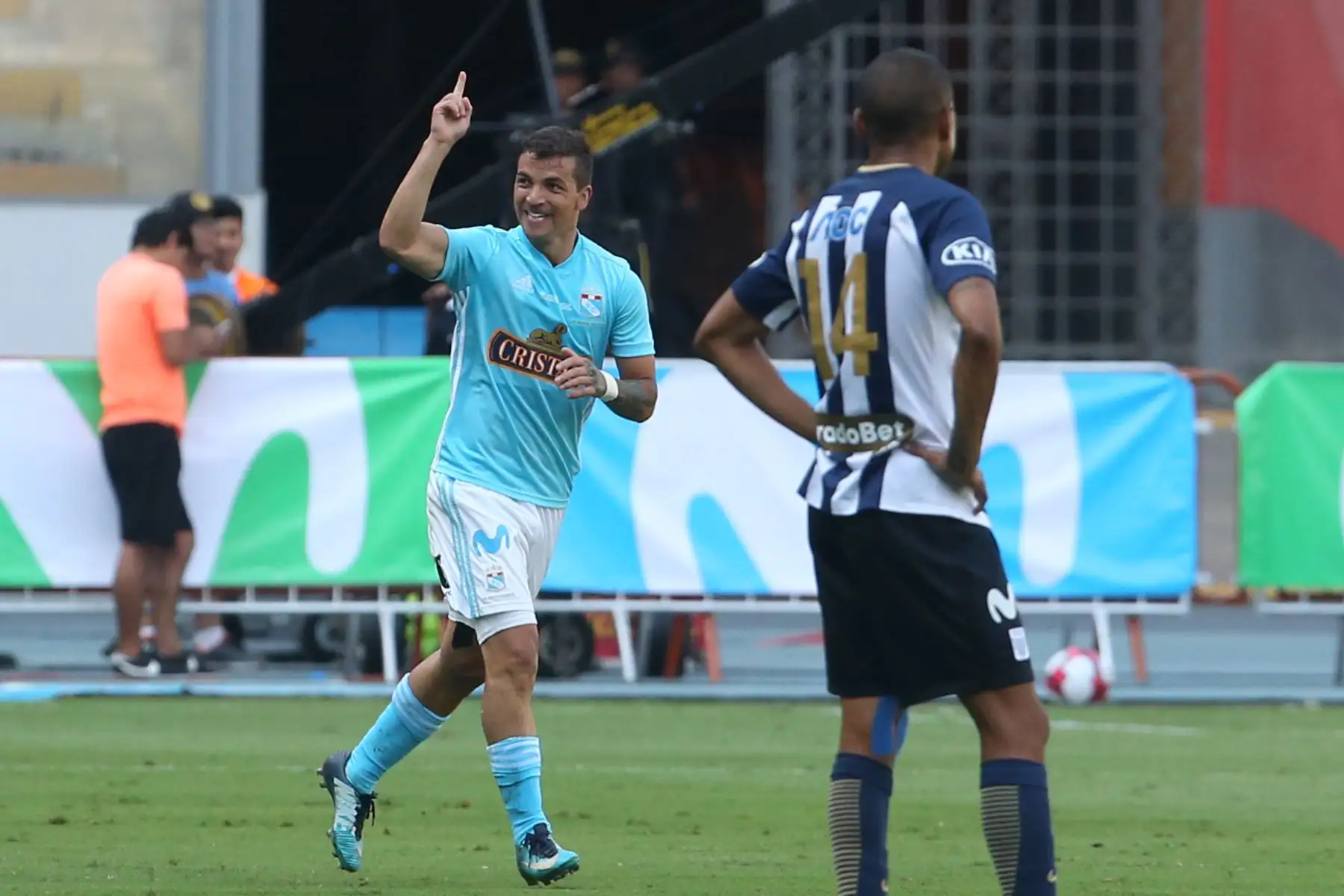 Cristal golea 3-0 a Alianza Lima y se proclama campeón nacional, en el estadio nacional. Foto: ANDINA/Vidal Tarqui