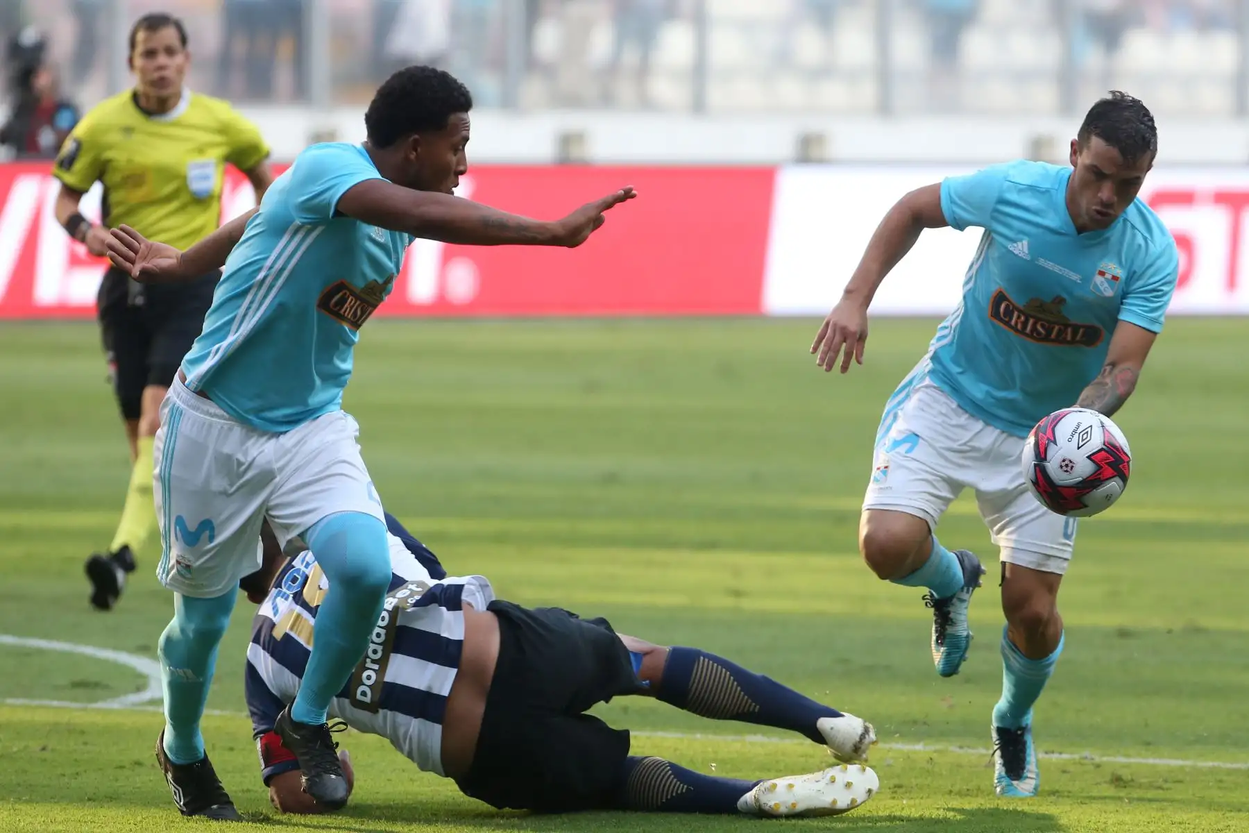 Cristal golea 3-0 a Alianza Lima y se proclama campeón nacional, en el estadio nacional. Foto: ANDINA/Vidal Tarqui