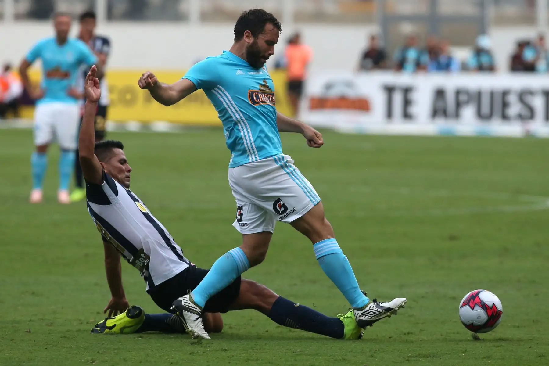 Cristal golea 3-0 a Alianza Lima y se proclama campeón nacional, en el estadio nacional. Foto: ANDINA/Vidal Tarqui