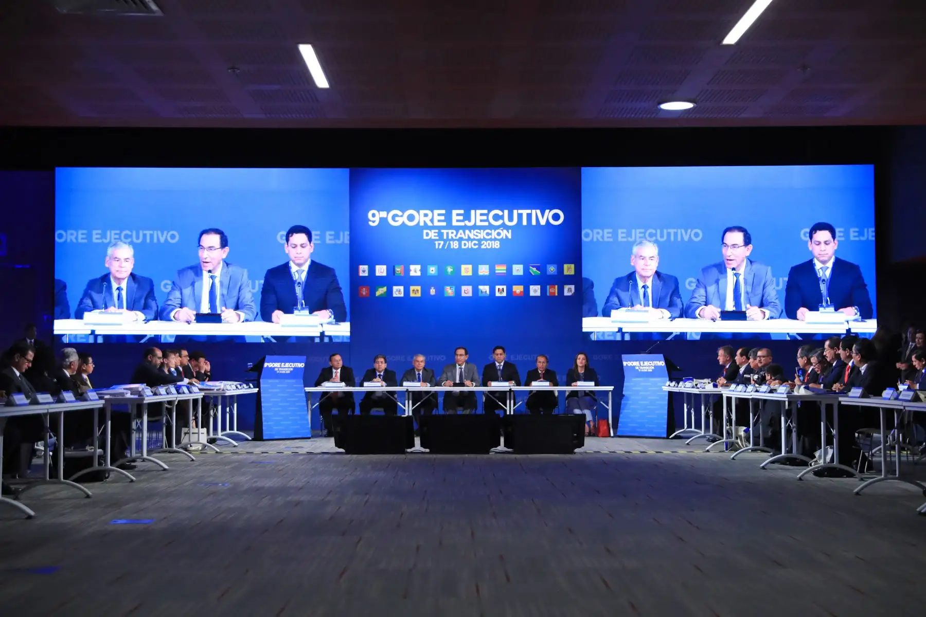 Presidente Vizcarra, junto al Jefe del Gabinete, Cesar Villanueva, dan inicio al Noveno Gore Ejecutivo, que se lleva a cabo en el Centro de Convenciones de Lima. Foto: ANDINA/Prensa Presidencia