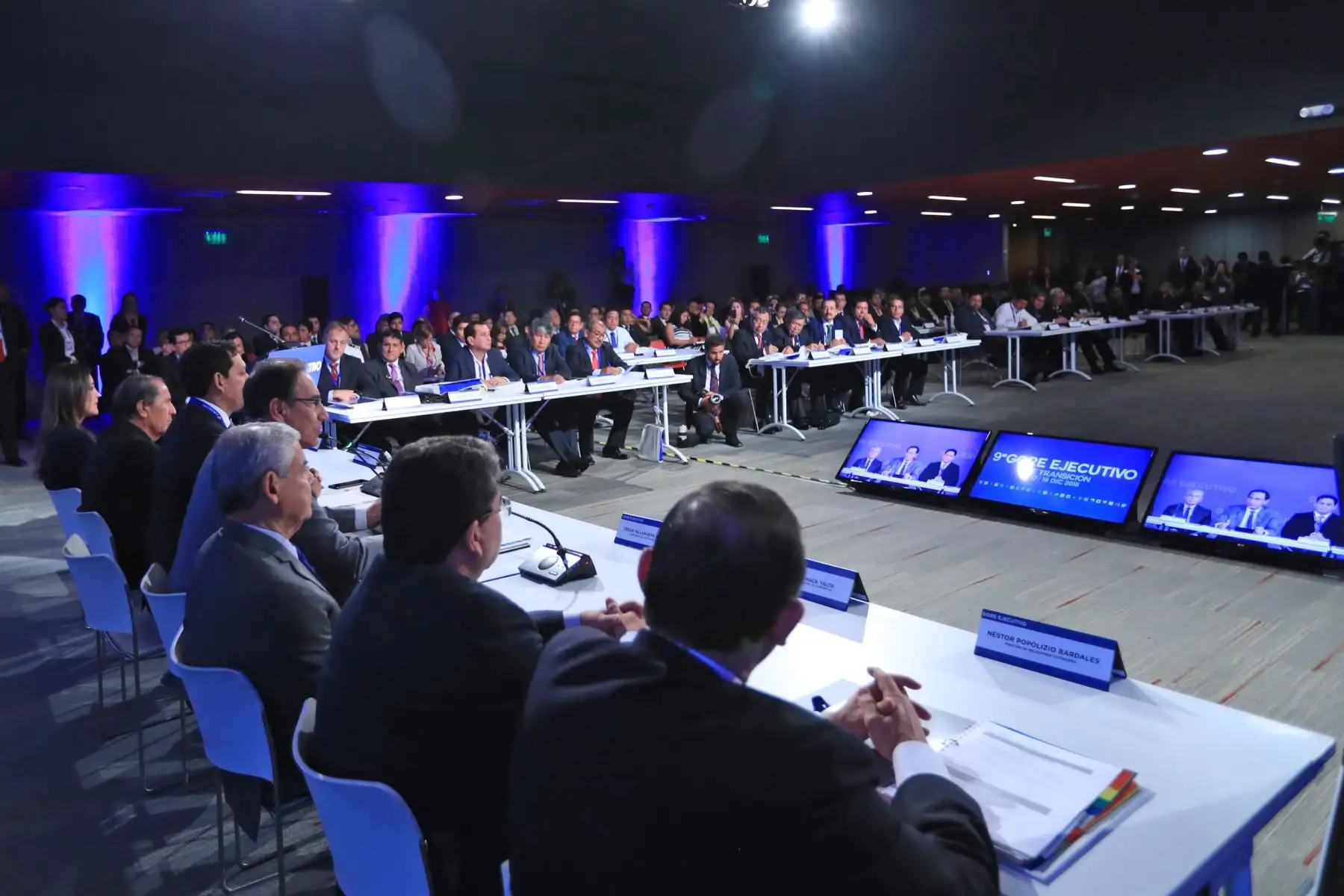 Presidente Vizcarra, junto al Jefe del Gabinete, Cesar Villanueva, dan inicio al Noveno Gore Ejecutivo, que se lleva a cabo en el Centro de Convenciones de Lima. Foto: ANDINA/Prensa Presidencia
