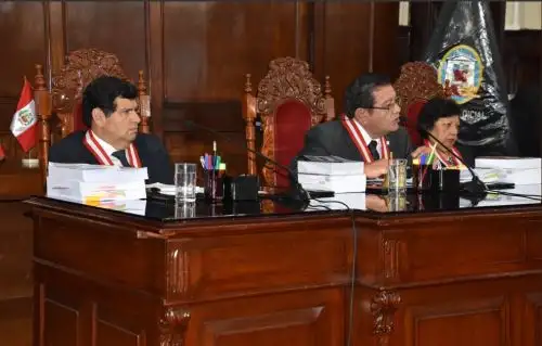 La Sala Especial de Corte Suprema, presidida por Jorge Luis Sala Arenas, escucha apelación contra nulidad de indulto humanitario.