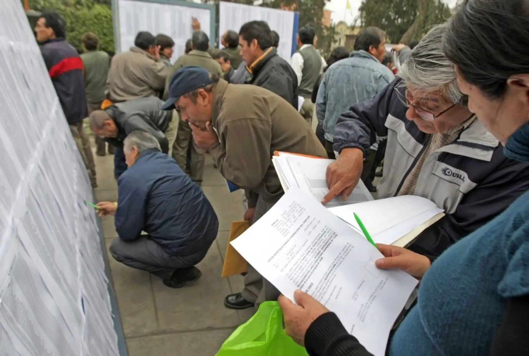 Trabajadores cesados.