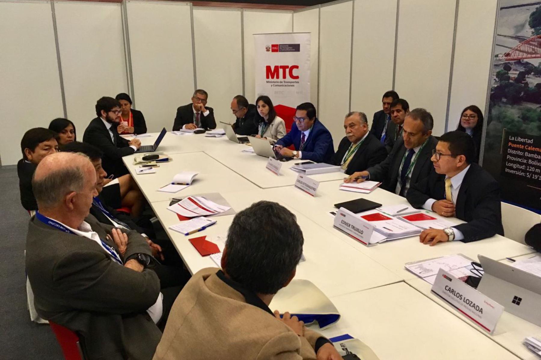 El ministro de Transportes y Comunicaciones, Edmer Trujillo, participa en Gore-Ejecutivo de Transición, en el Centro de Convenciones de Lima.