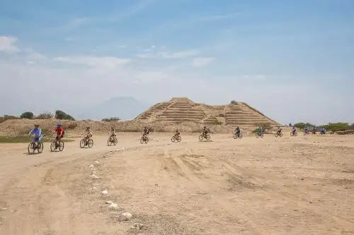 Turistas podrán visitar y recorrer Chan Chan, la ciudad de adobe más grande de América y capital de la cultura Chimú, en bicicleta.