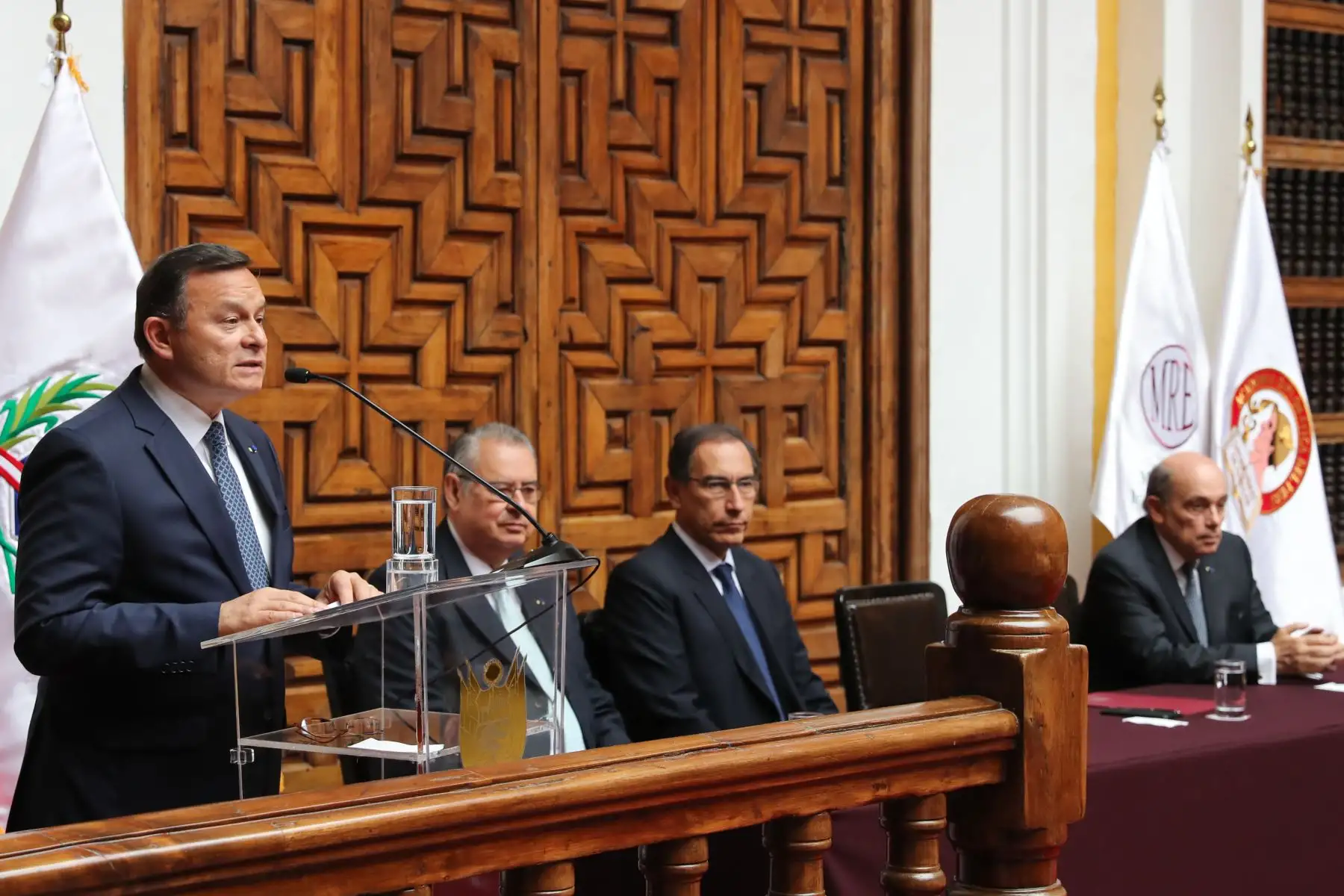 Presidente de la República,Martín Vizcarra, participa en la ceremonia central de graduación de la promoción ´’Mariscal Andrés Avelino Cáceres’ de la Academia Diplomática del Perú.Foto: ANDINA/Juan Carlos Guzman/Prensa Presidencia