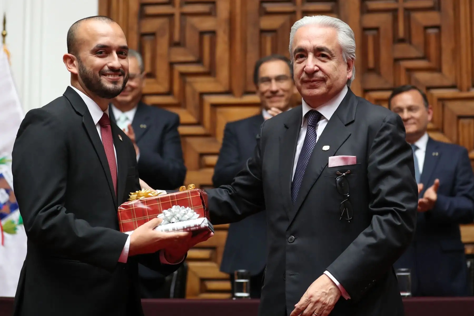 Presidente de la República,Martín Vizcarra, participa en la ceremonia central de graduación de la promoción ´’Mariscal Andrés Avelino Cáceres’ de la Academia Diplomática del Perú.Foto: ANDINA/Juan Carlos Guzman/Prensa Presidencia