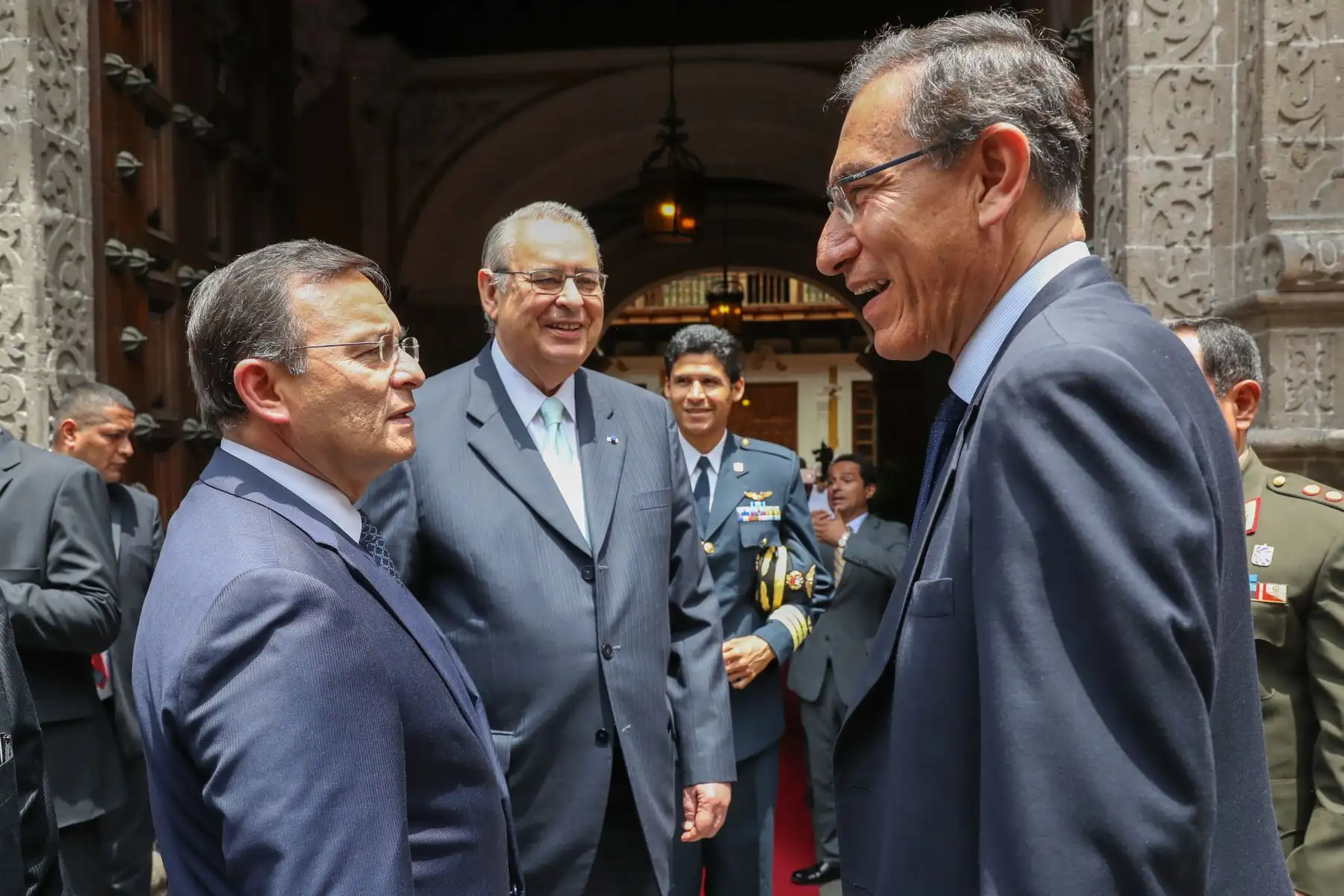 Presidente de la República,Martín Vizcarra, participa en la ceremonia central de graduación de la promoción ´’Mariscal Andrés Avelino Cáceres’ de la Academia Diplomática del Perú.Foto: ANDINA/Juan Carlos Guzman/Prensa Presidencia